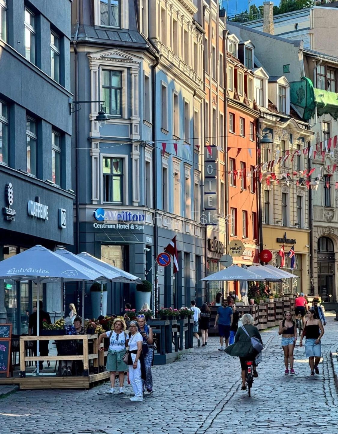 Sludinājumi. Renovēta māja, ieeja no pagalma, beletāža, kāpņu telpa pēc kosmētiskā remonta, logi vērsti mājas Cena: 650 EUR/mēn Foto #23