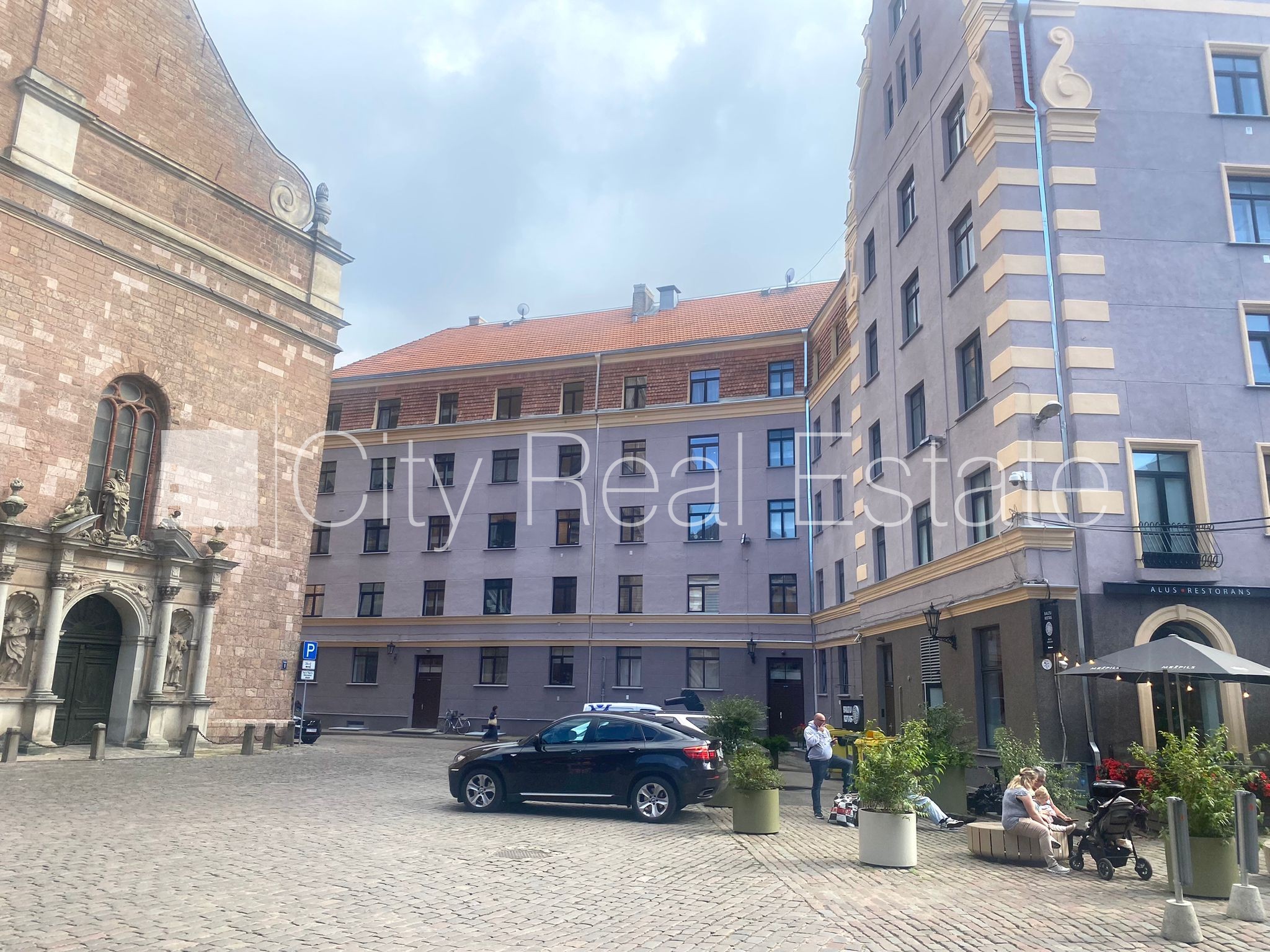 Sludinājumi. Renovēta māja, ieeja no pagalma, beletāža, kāpņu telpa pēc kosmētiskā remonta, logi vērsti mājas Cena: 650 EUR/mēn Foto #21