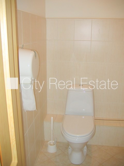 Объявление. Дом во дворе, реновированный дом, закрытая территория, вход со двора, лифт, лестничная клетка после Цена: 600 EUR/мес. Foto #7