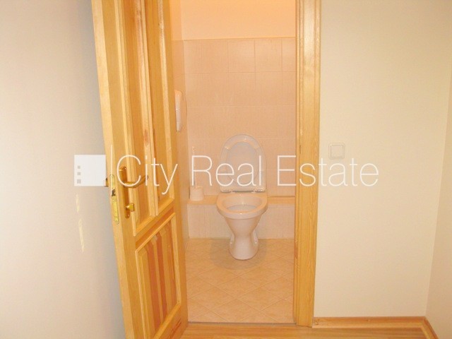 Объявление. Дом во дворе, реновированный дом, закрытая территория, вход со двора, лифт, лестничная клетка после Цена: 600 EUR/мес. Foto #20