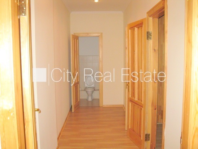 Объявление. Дом во дворе, реновированный дом, закрытая территория, вход со двора, лифт, лестничная клетка после Цена: 600 EUR/мес. Foto #12