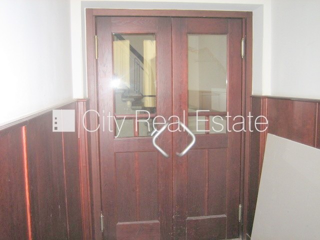 Объявление. Дом во дворе, реновированный дом, закрытая территория, вход со двора, лифт, лестничная клетка после Цена: 600 EUR/мес. Foto #24