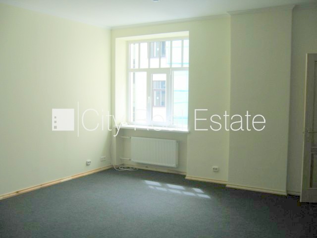 Объявление. Дом во дворе, реновированный дом, закрытая территория, вход со двора, лифт, лестничная клетка после Цена: 600 EUR/мес. Foto #19