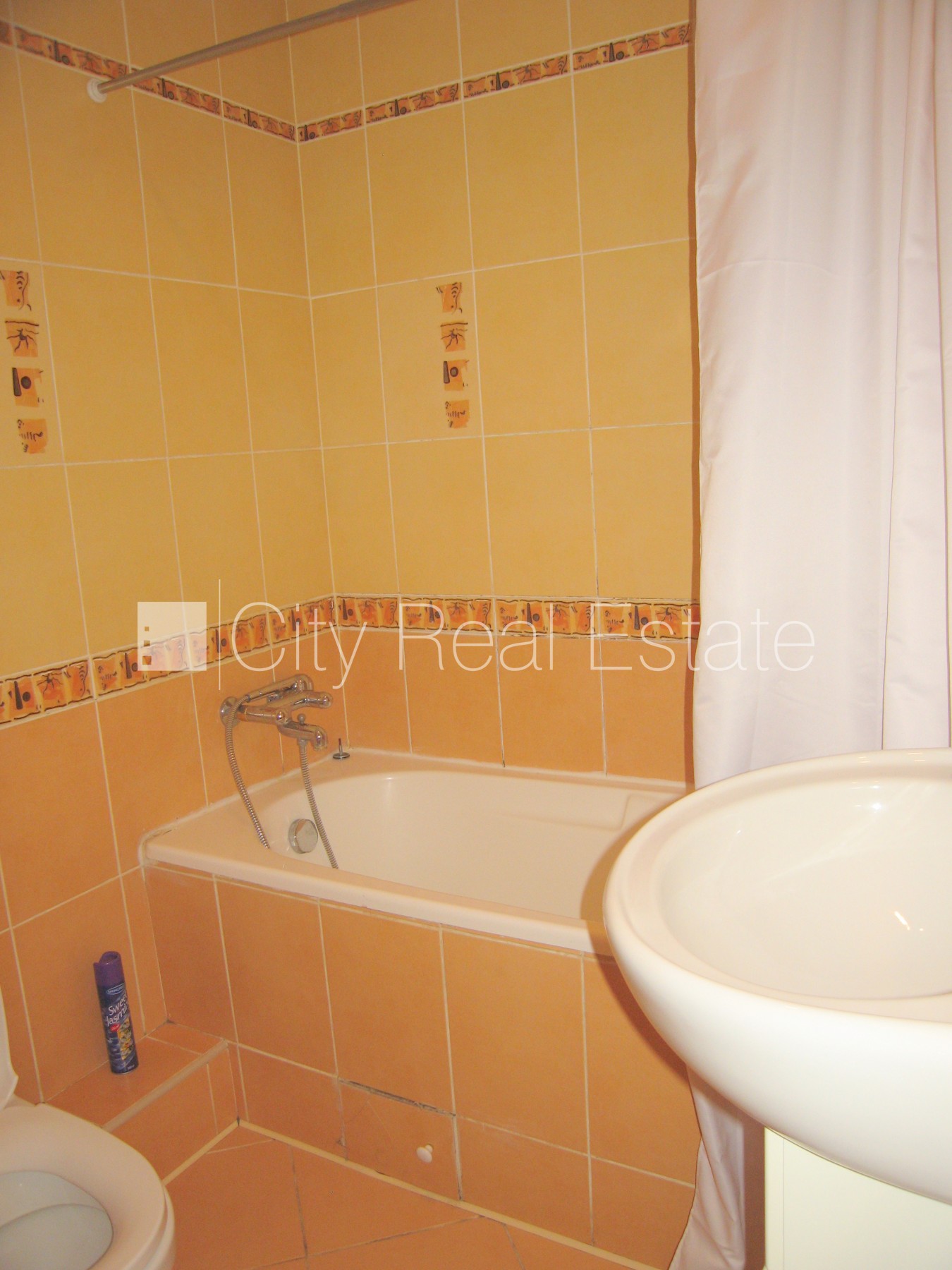 Sludinājumi. Šo dzīvokli izīrē pa diennaktīm (īstermiņa īre), īres cena sludinājumā norādīta par vienu diennakts Cena: 50 EUR/mēn Foto #5