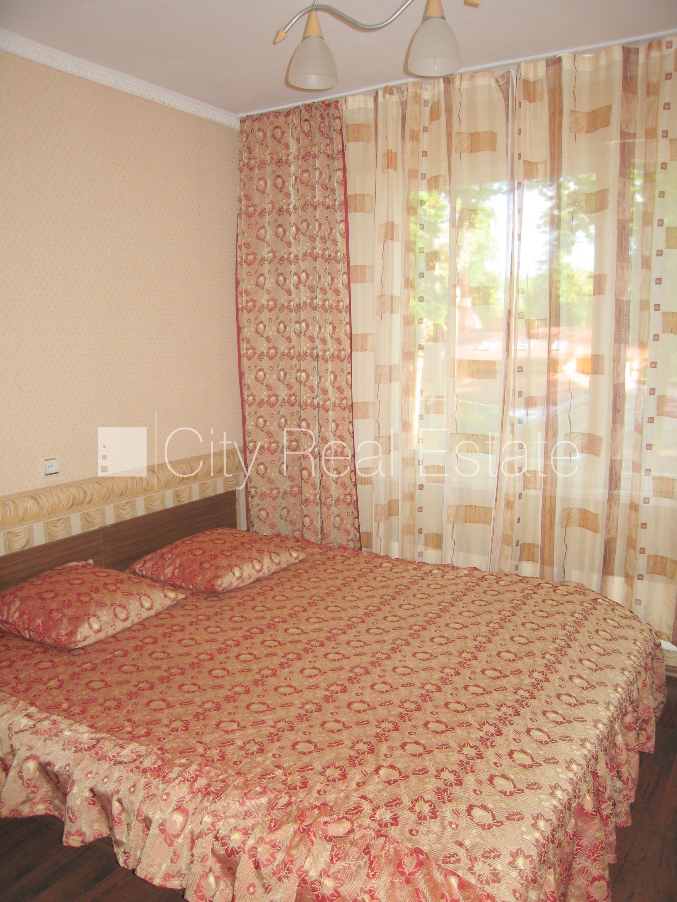 Sludinājumi. Šo dzīvokli izīrē pa diennaktīm (īstermiņa īre), īres cena sludinājumā norādīta par vienu diennakts Cena: 50 EUR/mēn Foto #2