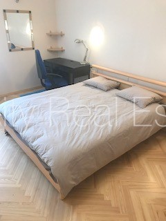 Sludinājumi. Fasādes māja, labiekārtots apzaļumots pagalms, slēgts pagalms, bezmaksas stāvvieta pagalmā, ieeja Cena: 700 EUR/mēn Foto #18