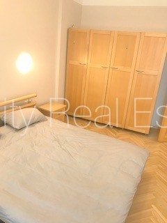 Sludinājumi. Fasādes māja, labiekārtots apzaļumots pagalms, slēgts pagalms, bezmaksas stāvvieta pagalmā, ieeja Cena: 700 EUR/mēn Foto #25