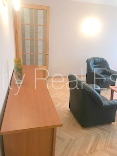 Sludinājumi. Fasādes māja, labiekārtots apzaļumots pagalms, slēgts pagalms, bezmaksas stāvvieta pagalmā, ieeja Cena: 700 EUR/mēn Foto #8