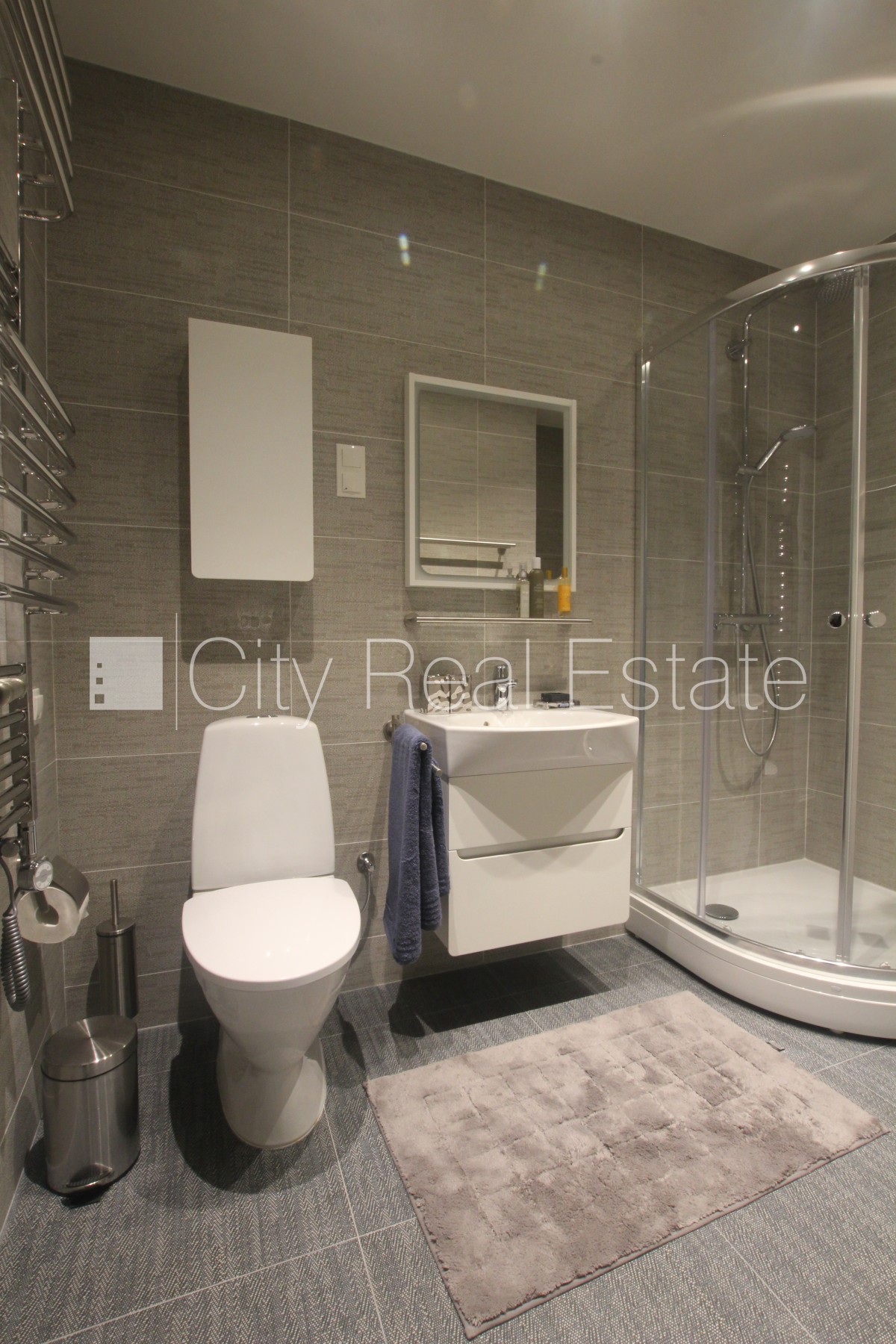 Sludinājumi. Fasādes māja, renovēta māja, labiekārtots apzaļumots pagalms, slēgts pagalms, ieeja no pagalma, Cena: 620 EUR/mēn Foto #5