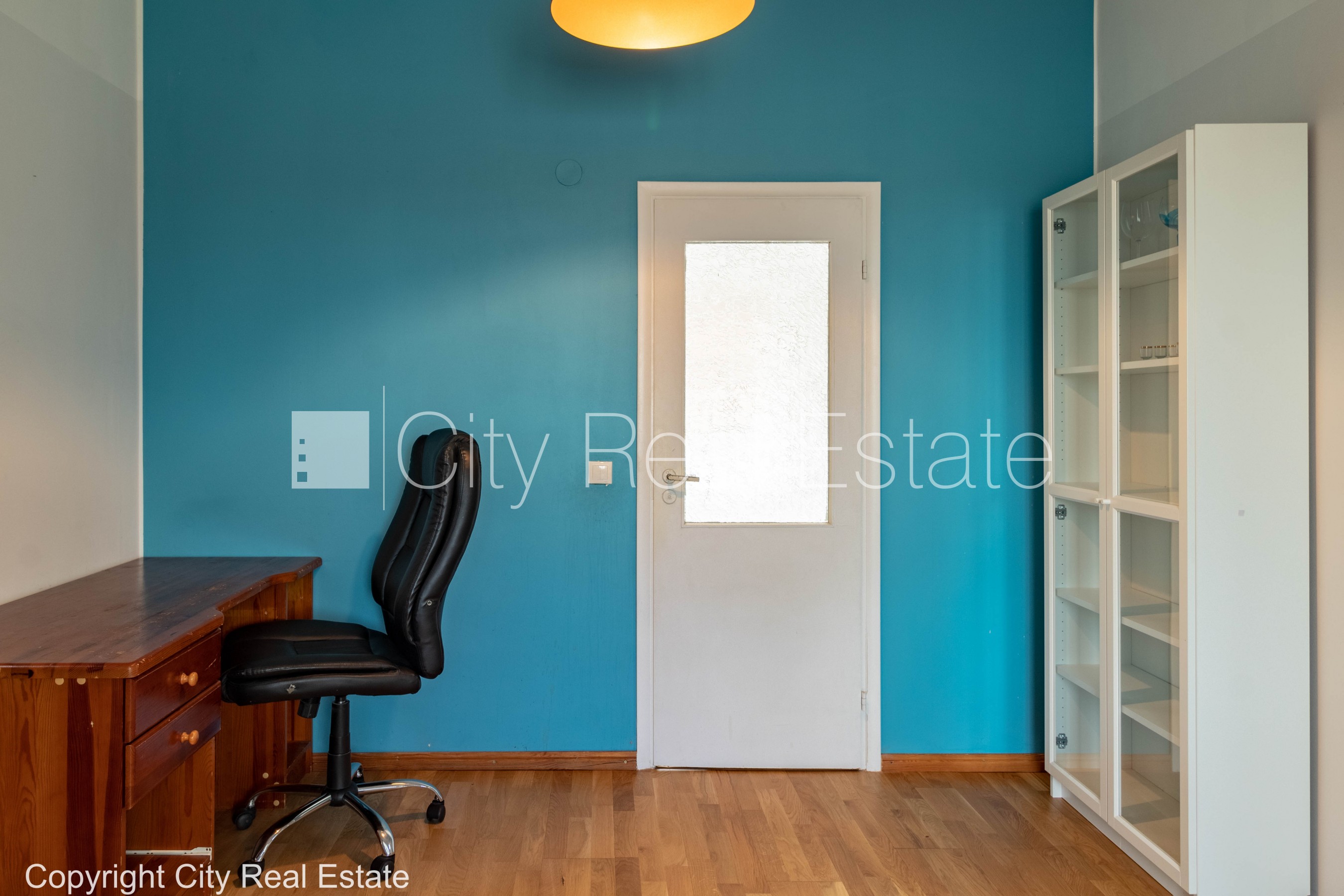 Sludinājumi. Koka māja, fasādes māja, slēgts pagalms, ieeja no pagalma, mansards, logi vērsti mājas abās pusēs, Cena: 650 EUR/mēn Foto #20