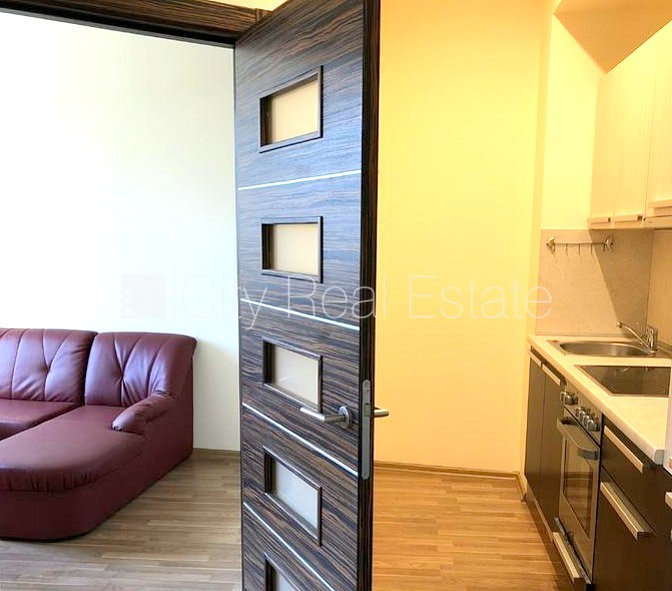 Sludinājumi. Šo dzīvokli izīrē pa diennaktīm (īstermiņa īre), īres cena sludinājumā norādīta par vienu diennakts Cena: 60 EUR/mēn Foto #4