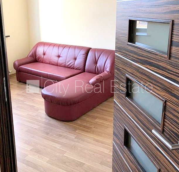 Sludinājumi. Šo dzīvokli izīrē pa diennaktīm (īstermiņa īre), īres cena sludinājumā norādīta par vienu diennakts Cena: 60 EUR/mēn Foto #3