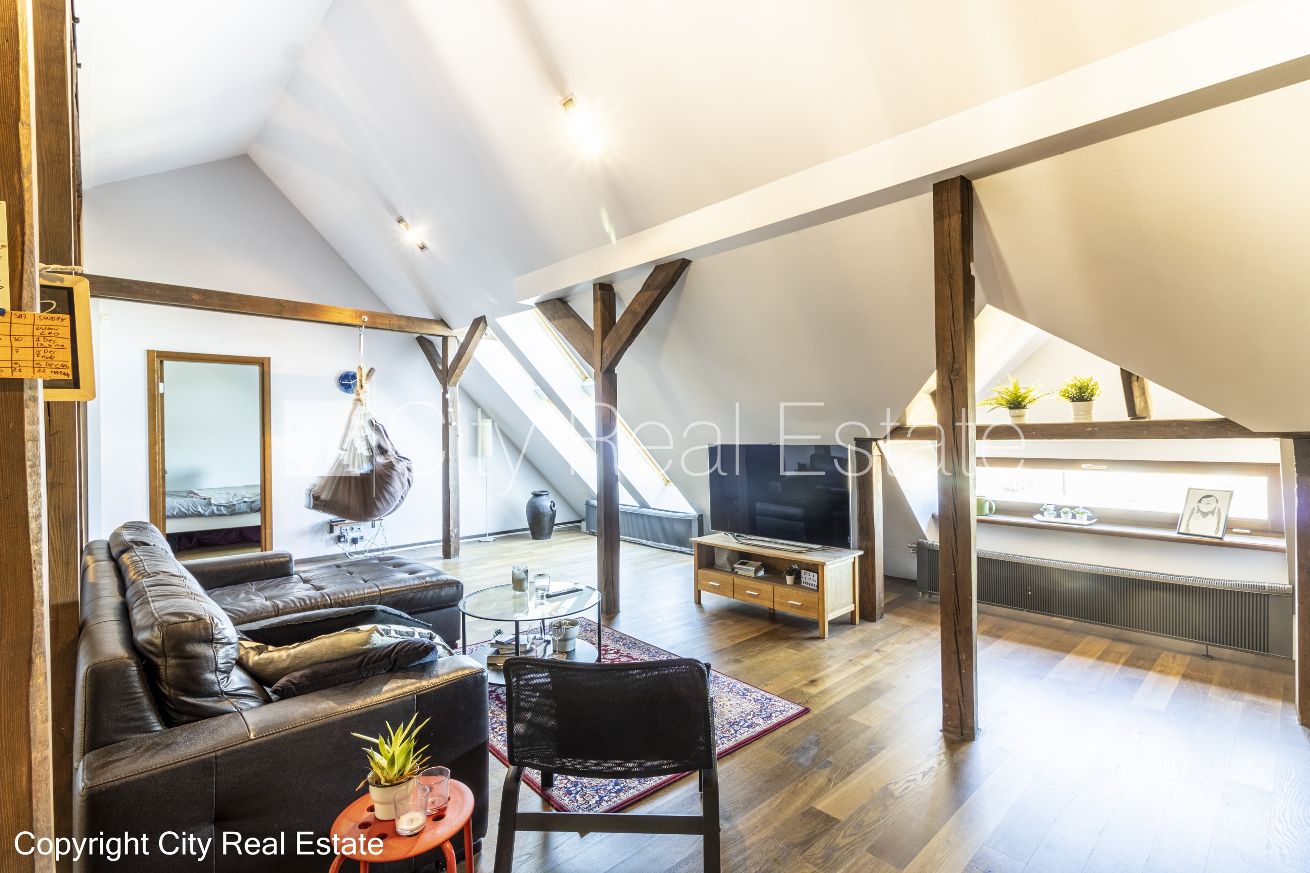 Sludinājumi. Šo dzīvokli izīrē pa diennaktīm (īstermiņa īre), īres cena sludinājumā norādīta par vienu diennakts Cena: 170 EUR/mēn Foto #1