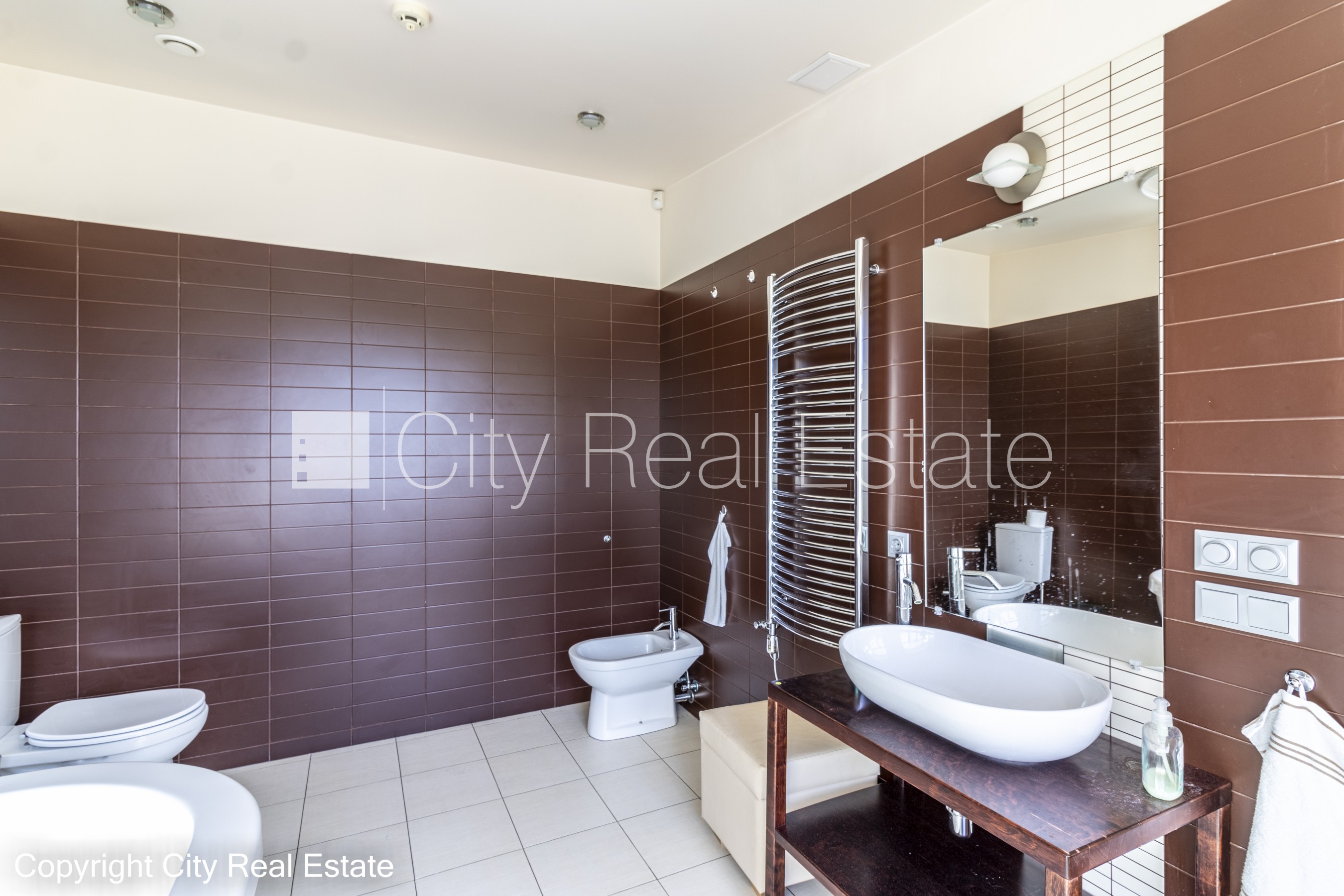 Sludinājumi. Šo dzīvokli izīrē pa diennaktīm (īstermiņa īre), īres cena sludinājumā norādīta par vienu diennakts Cena: 170 EUR/mēn Foto #24