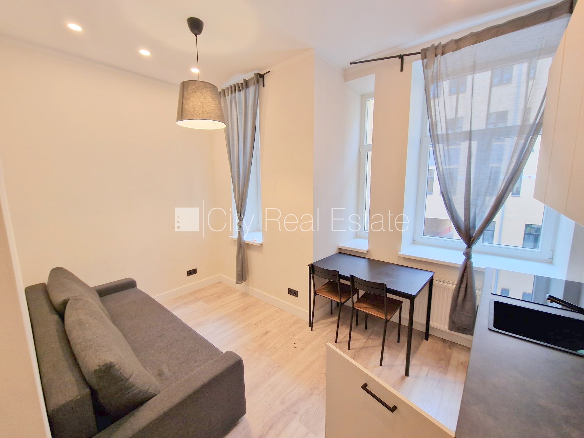 Sludinājumi. Projekts - Matīsa 38, fasādes māja, renovēta māja, slēgts pagalms, ieeja no ielas, kāpņu telpa pēc Cena: 330 EUR/mēn Foto #7