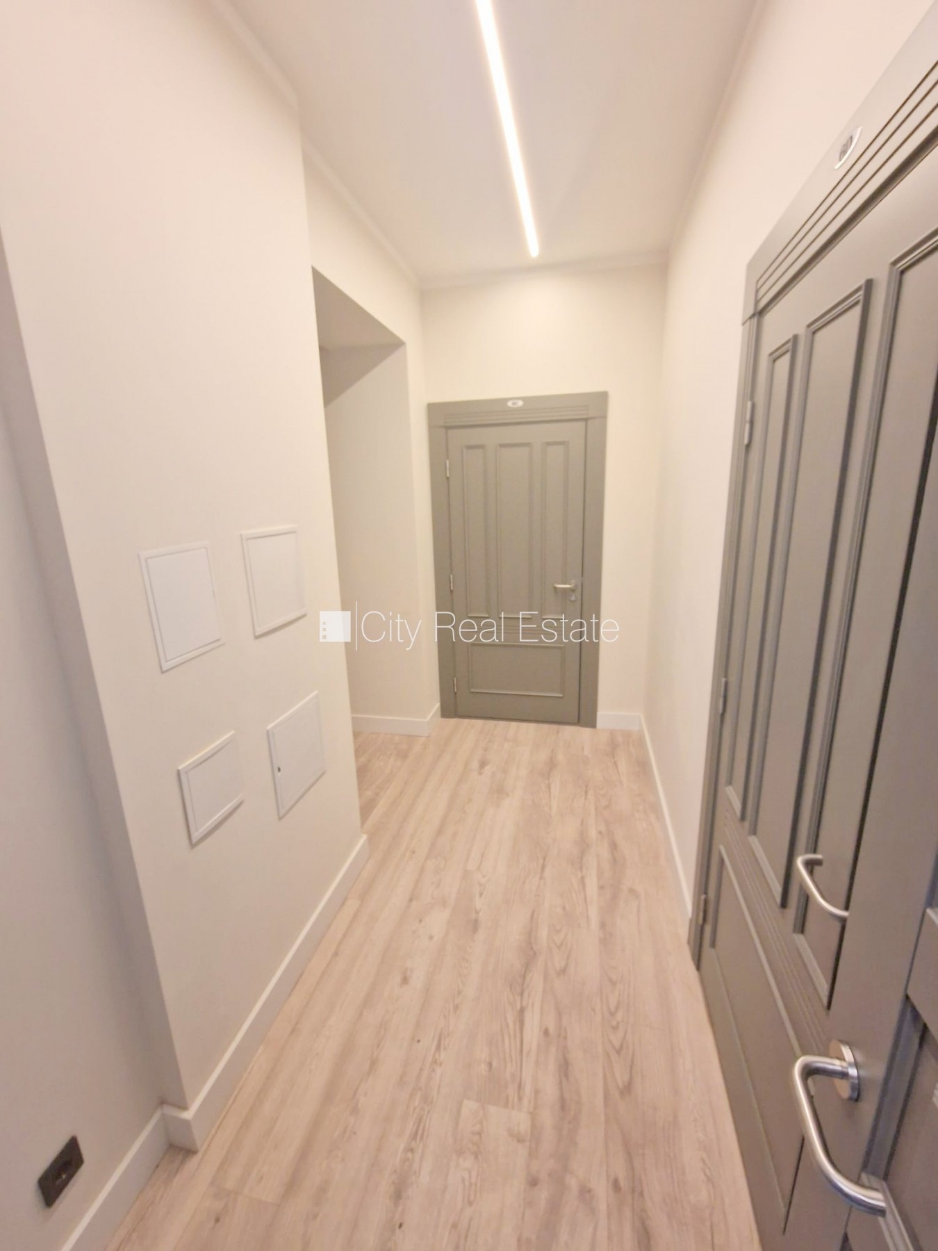 Sludinājumi. Projekts - Matīsa 38, fasādes māja, renovēta māja, slēgts pagalms, ieeja no ielas, kāpņu telpa pēc Cena: 330 EUR/mēn Foto #13