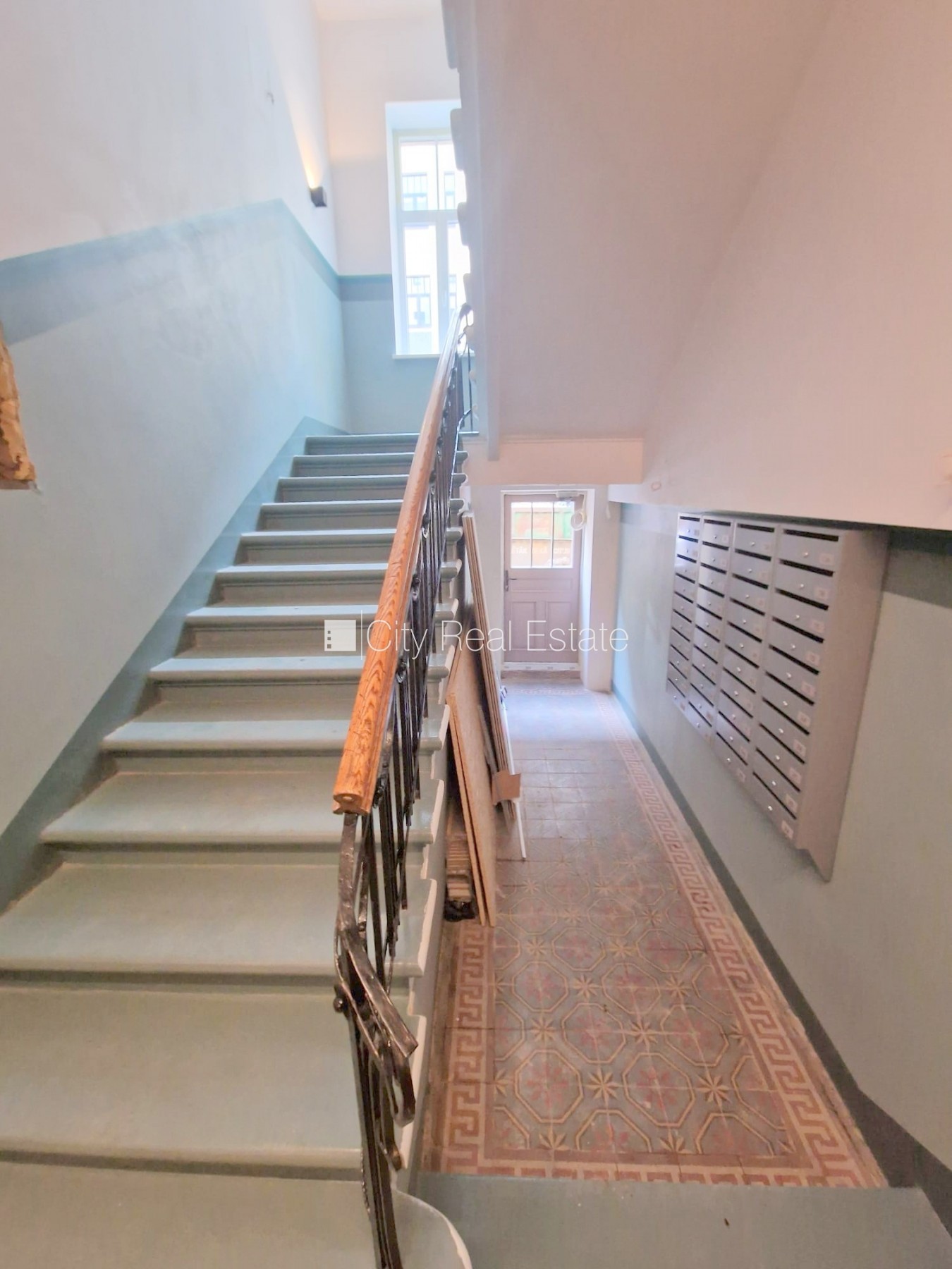 Sludinājumi. Projekts - Matīsa 38, fasādes māja, renovēta māja, slēgts pagalms, ieeja no ielas, kāpņu telpa pēc Cena: 330 EUR/mēn Foto #19