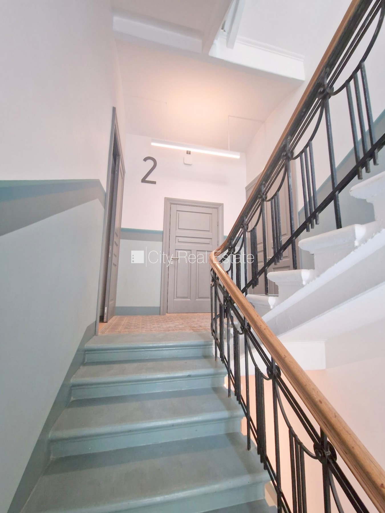 Sludinājumi. Projekts - Matīsa 38, fasādes māja, renovēta māja, slēgts pagalms, ieeja no ielas, kāpņu telpa pēc Cena: 330 EUR/mēn Foto #17