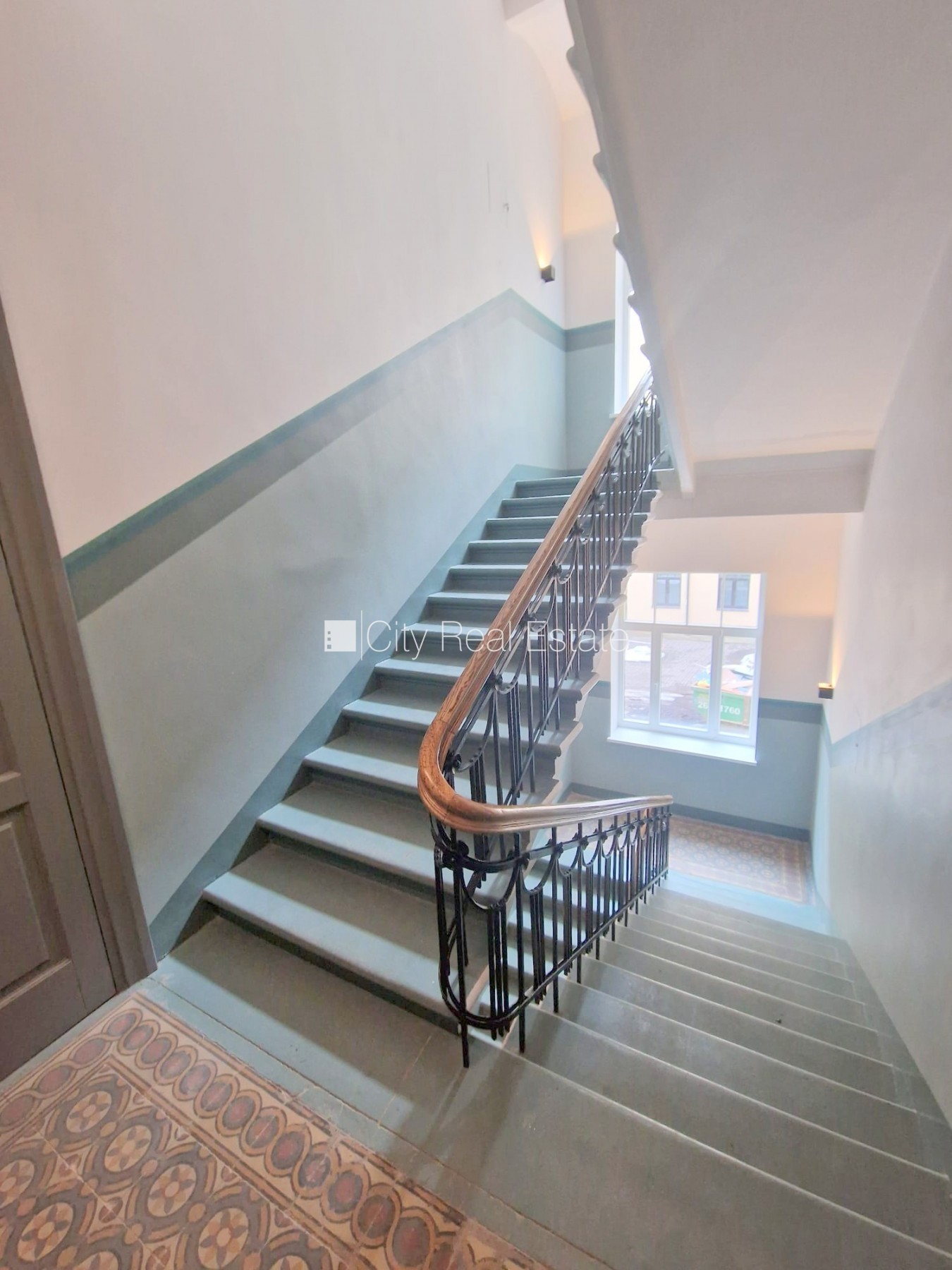 Sludinājumi. Projekts - Matīsa 38, fasādes māja, renovēta māja, slēgts pagalms, ieeja no ielas, kāpņu telpa pēc Cena: 330 EUR/mēn Foto #16