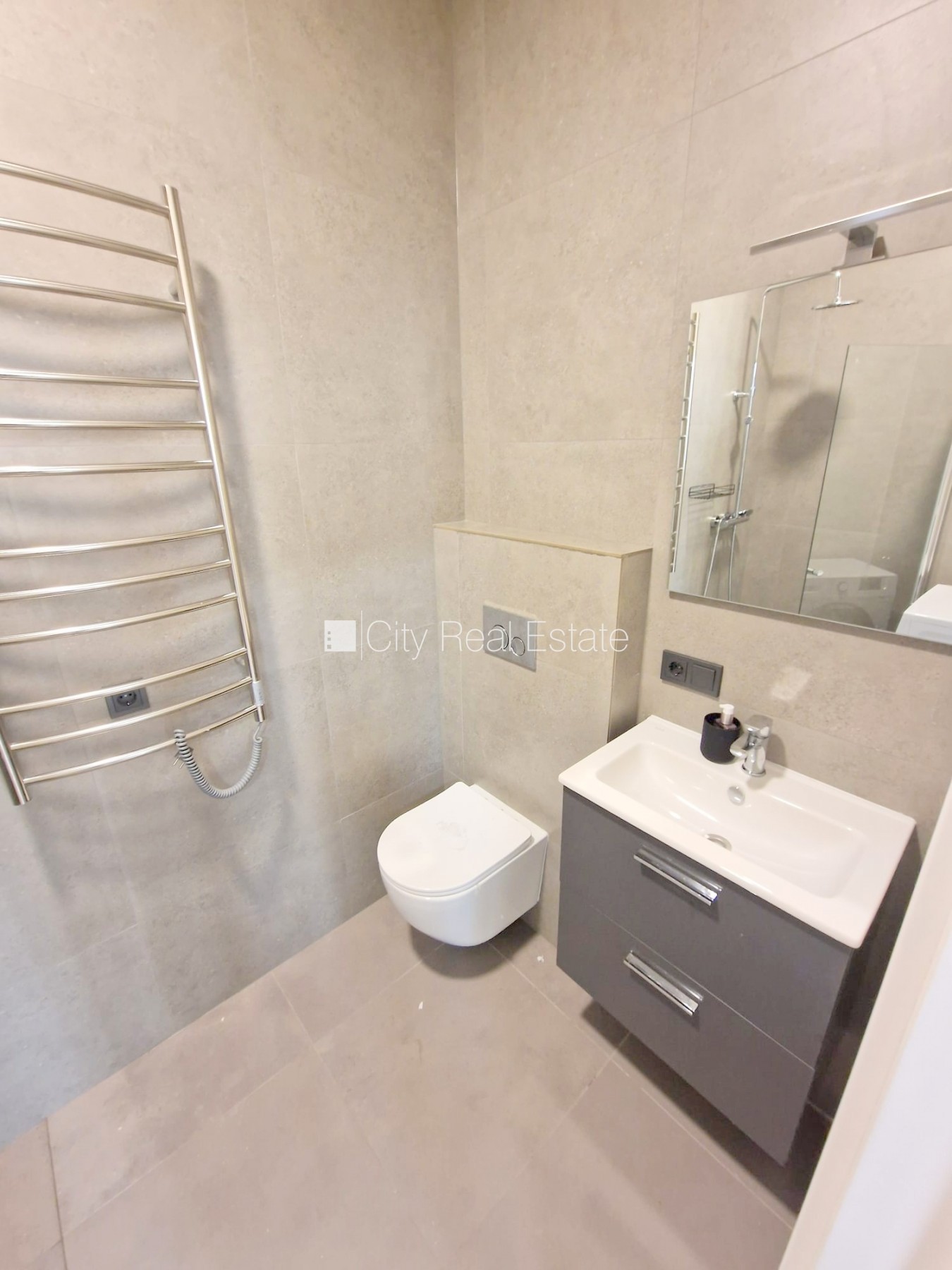 Sludinājumi. Projekts - Matīsa 38, fasādes māja, renovēta māja, labiekārtots apzaļumots pagalms, ieeja no ielas Cena: 350 EUR/mēn Foto #13