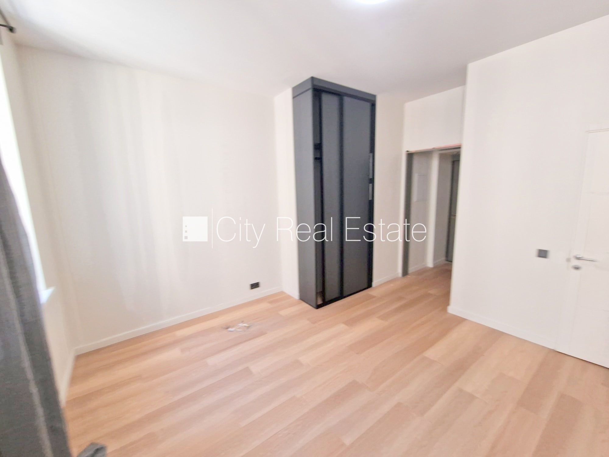 Sludinājumi. Projekts - Matīsa 38, fasādes māja, renovēta māja, labiekārtots apzaļumots pagalms, ieeja no ielas Cena: 350 EUR/mēn Foto #10