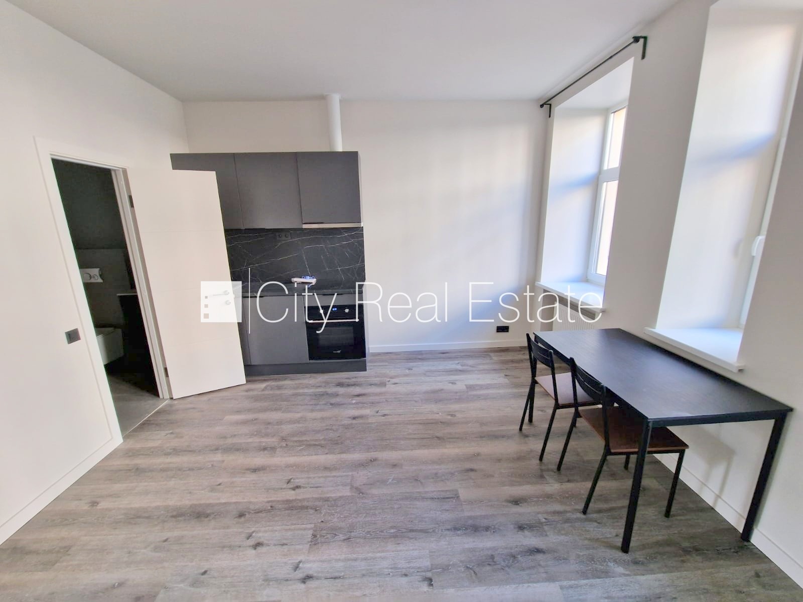 Sludinājumi. Projekts - Matīsa 38, fasādes māja, renovēta māja, labiekārtots apzaļumots pagalms, ieeja no ielas Cena: 350 EUR/mēn Foto #6