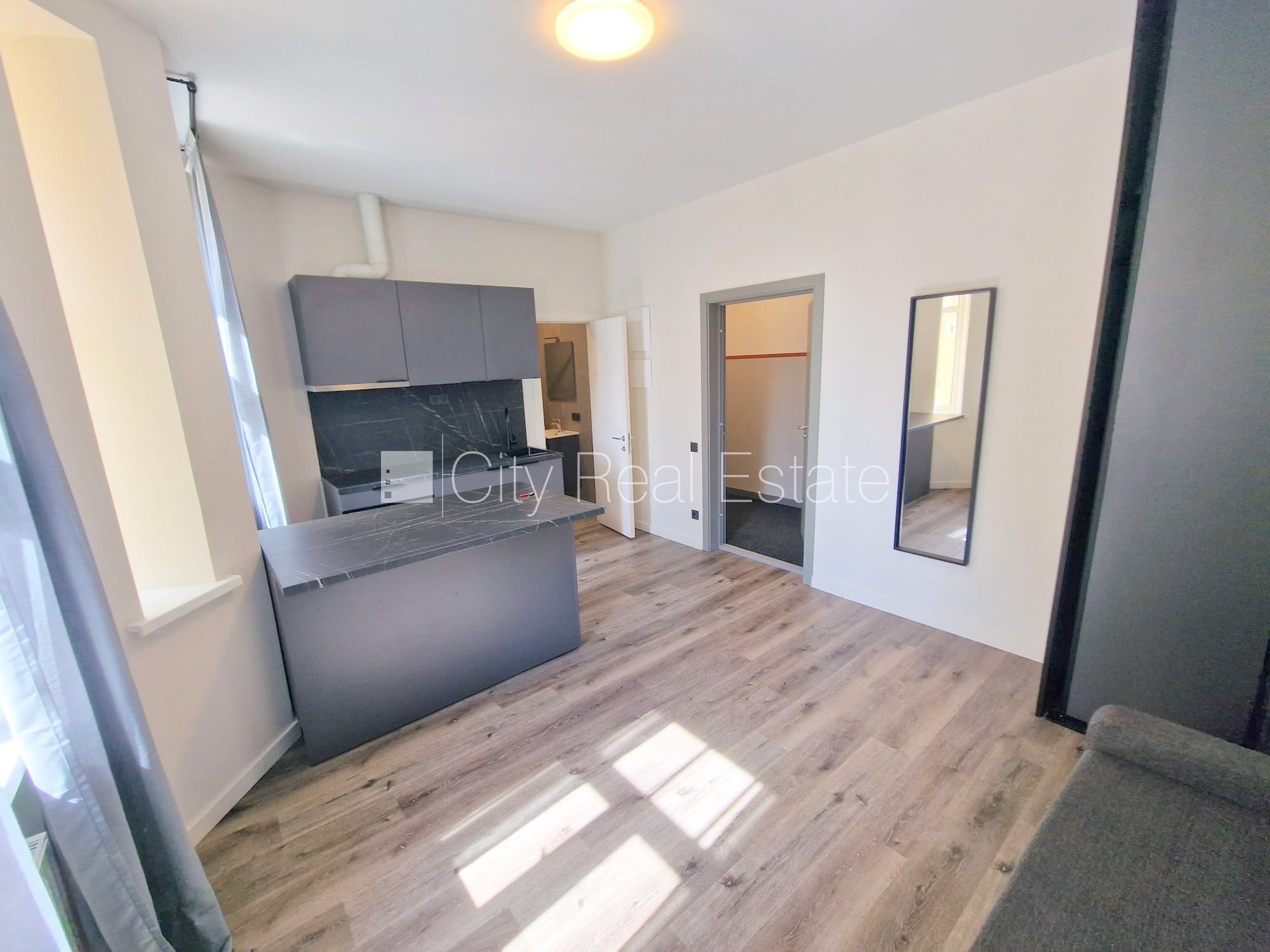 Sludinājumi. Projekts - Matīsa 38, pagalma māja, renovēta māja, slēgts pagalms, ieeja no ielas un pagalma, kāpņu Cena: 350 EUR/mēn Foto #2