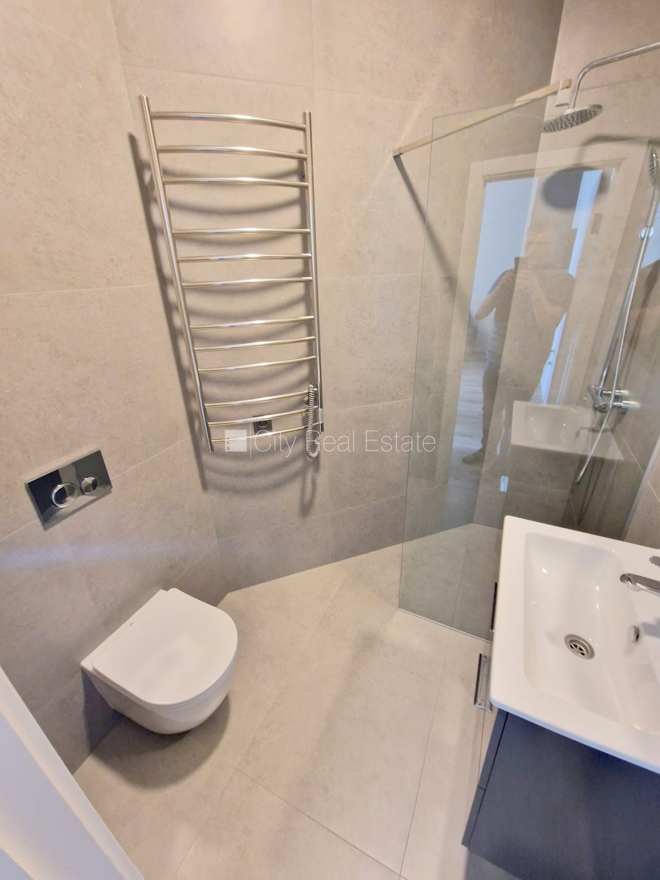 Sludinājumi. Projekts - Matīsa 38, pagalma māja, renovēta māja, slēgts pagalms, ieeja no ielas un pagalma, kāpņu Cena: 350 EUR/mēn Foto #15