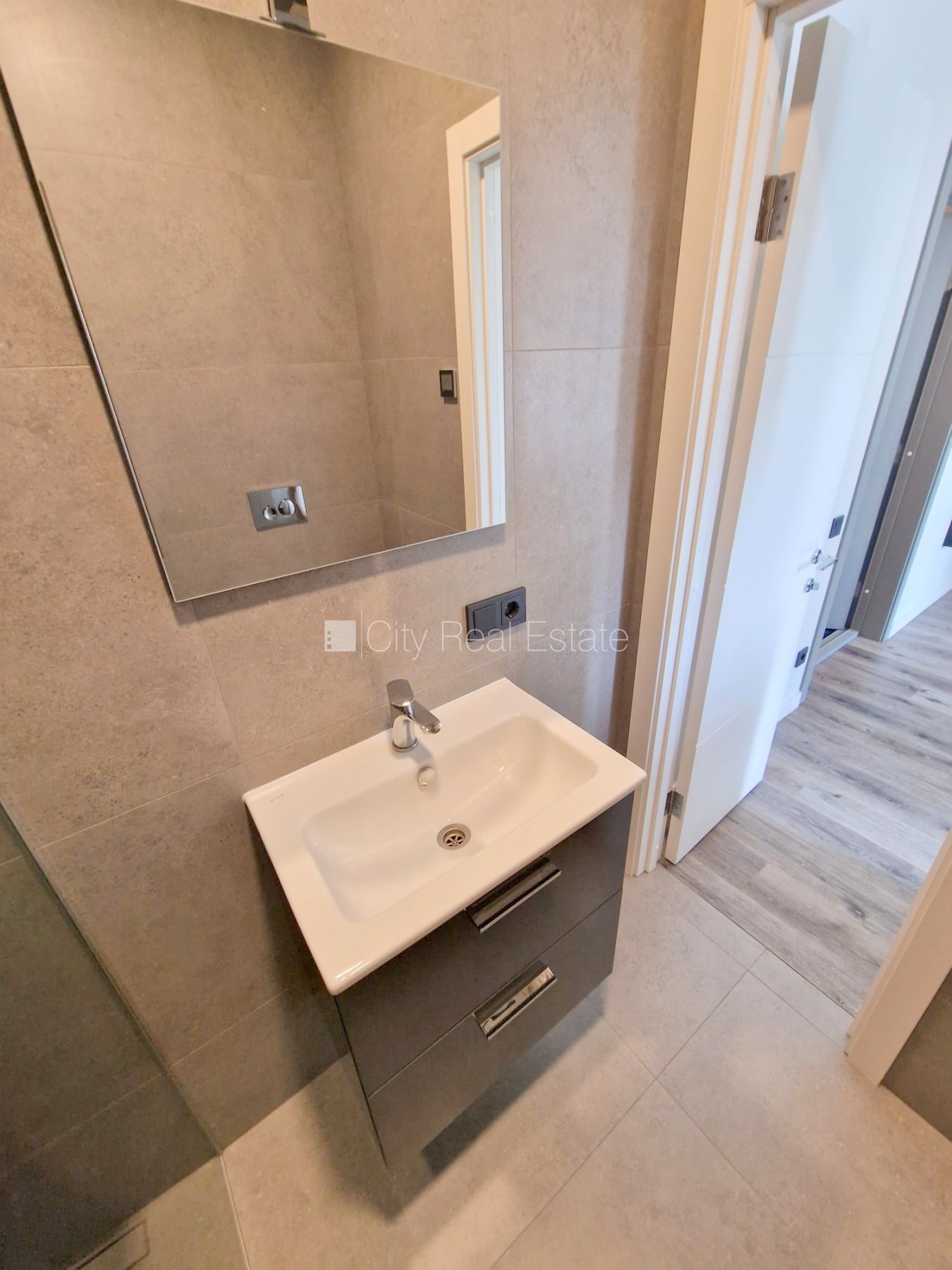 Sludinājumi. Projekts - Matīsa 38, pagalma māja, renovēta māja, slēgts pagalms, ieeja no ielas un pagalma, kāpņu Cena: 350 EUR/mēn Foto #14