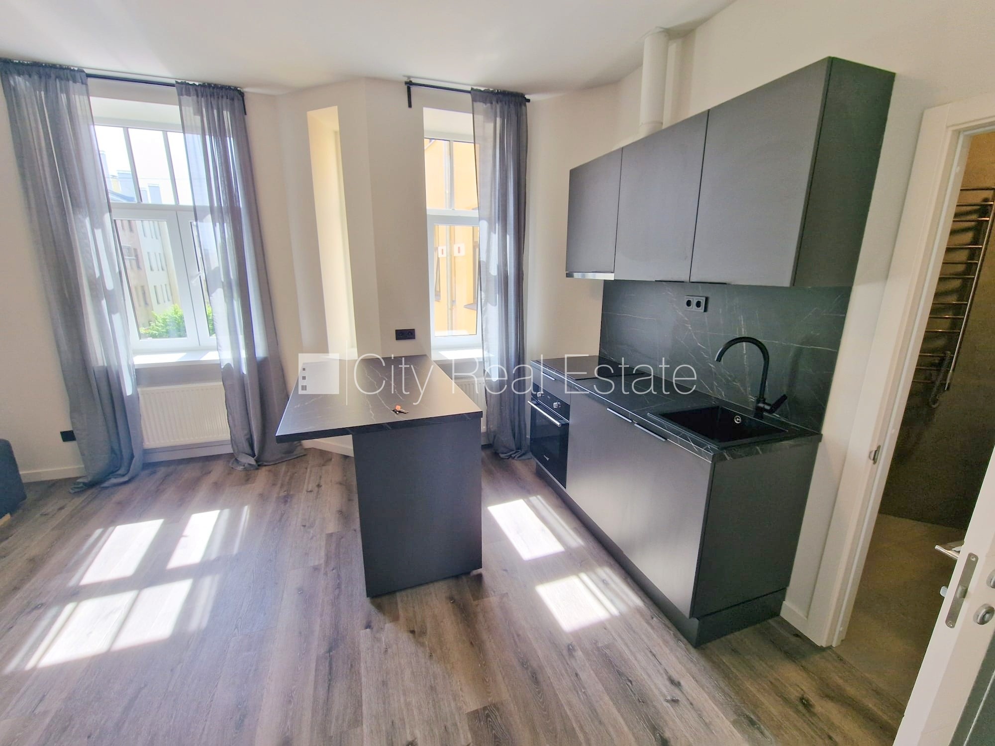 Sludinājumi. Projekts - Matīsa 38, pagalma māja, renovēta māja, slēgts pagalms, ieeja no ielas un pagalma, kāpņu Cena: 350 EUR/mēn Foto #12