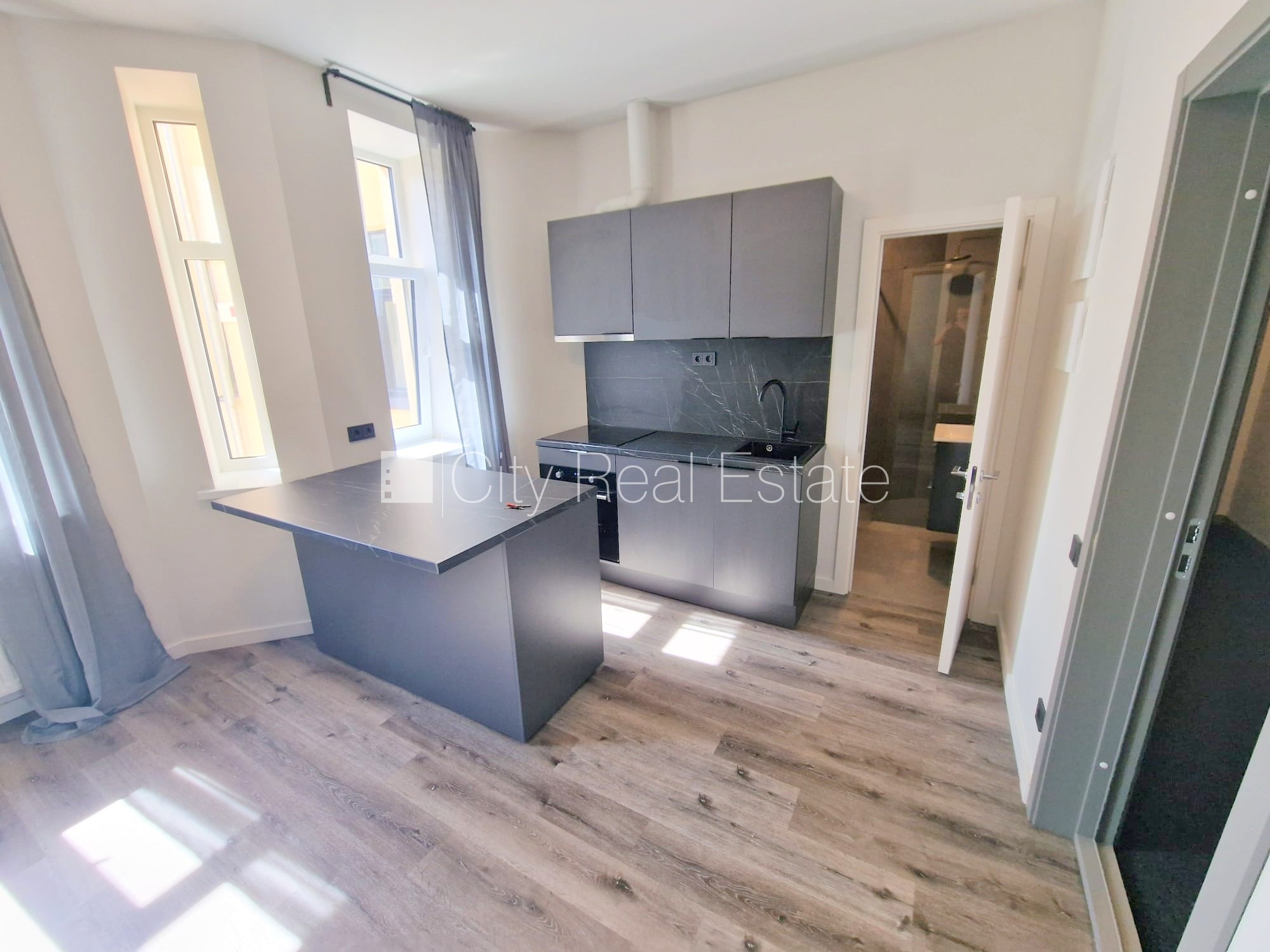 Sludinājumi. Projekts - Matīsa 38, pagalma māja, renovēta māja, slēgts pagalms, ieeja no ielas un pagalma, kāpņu Cena: 350 EUR/mēn Foto #4