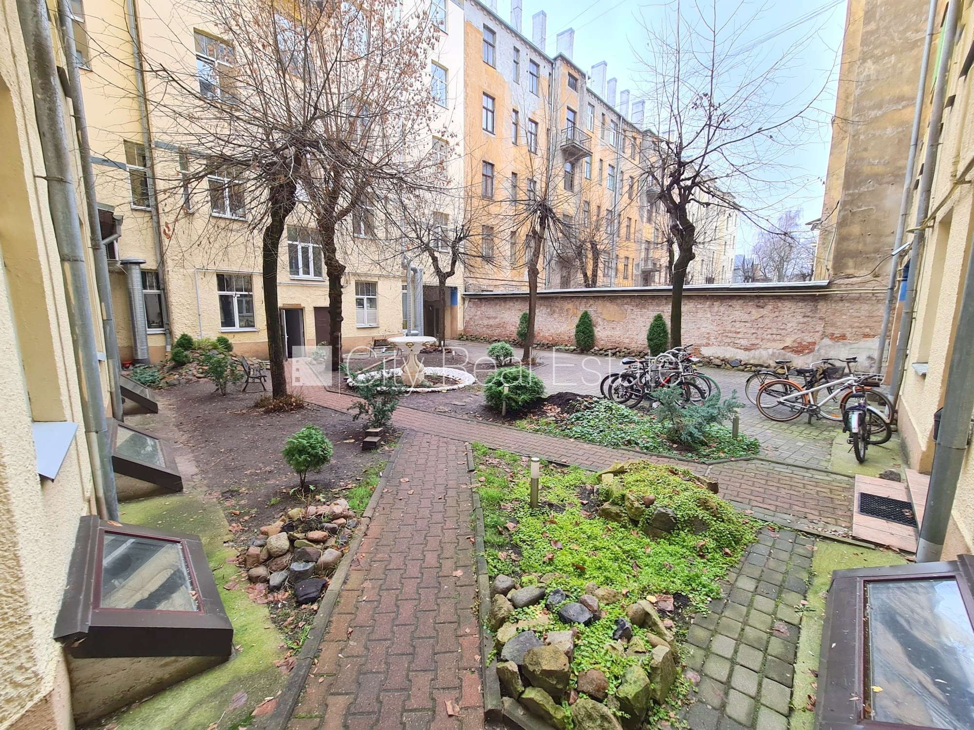 Sludinājumi. Projekts - Matīsa 38, pagalma māja, renovēta māja, slēgts pagalms, ieeja no ielas un pagalma, kāpņu Cena: 400 EUR/mēn Foto #15