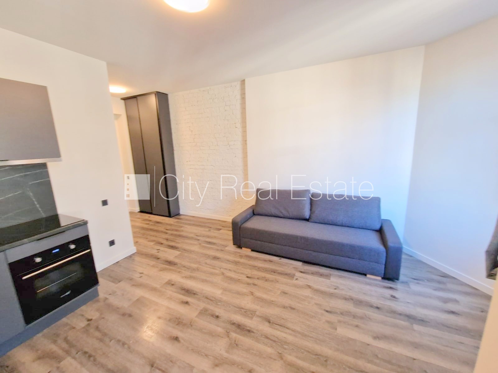 Sludinājumi. Projekts - Matīsa 38, pagalma māja, renovēta māja, slēgts pagalms, ieeja no ielas un pagalma, kāpņu Cena: 400 EUR/mēn Foto #3