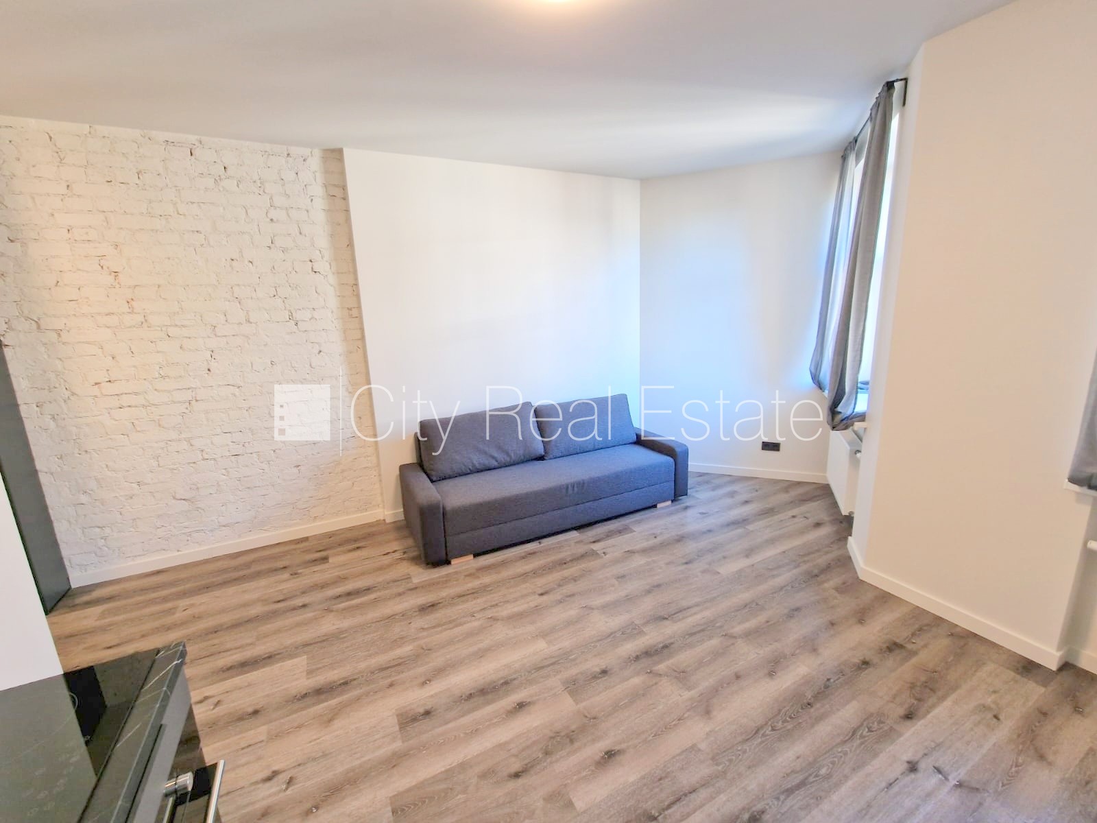 Sludinājumi. Projekts - Matīsa 38, pagalma māja, renovēta māja, slēgts pagalms, ieeja no ielas un pagalma, kāpņu Cena: 400 EUR/mēn Foto #4