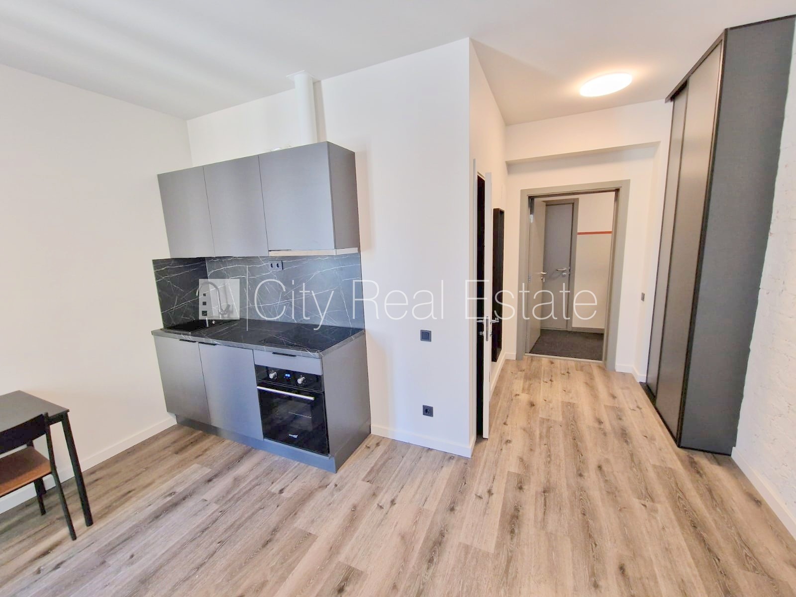 Sludinājumi. Projekts - Matīsa 38, pagalma māja, renovēta māja, slēgts pagalms, ieeja no ielas un pagalma, kāpņu Cena: 400 EUR/mēn Foto #8