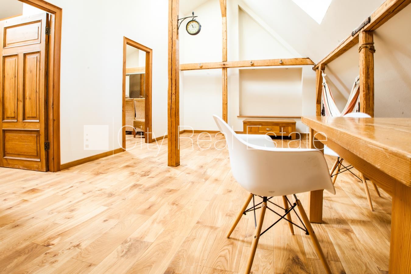 Объявление. Фасадный дом, место для машины, лестничная клетка после косметического ремонта, изолированные Цена: 189000 EUR Foto #9