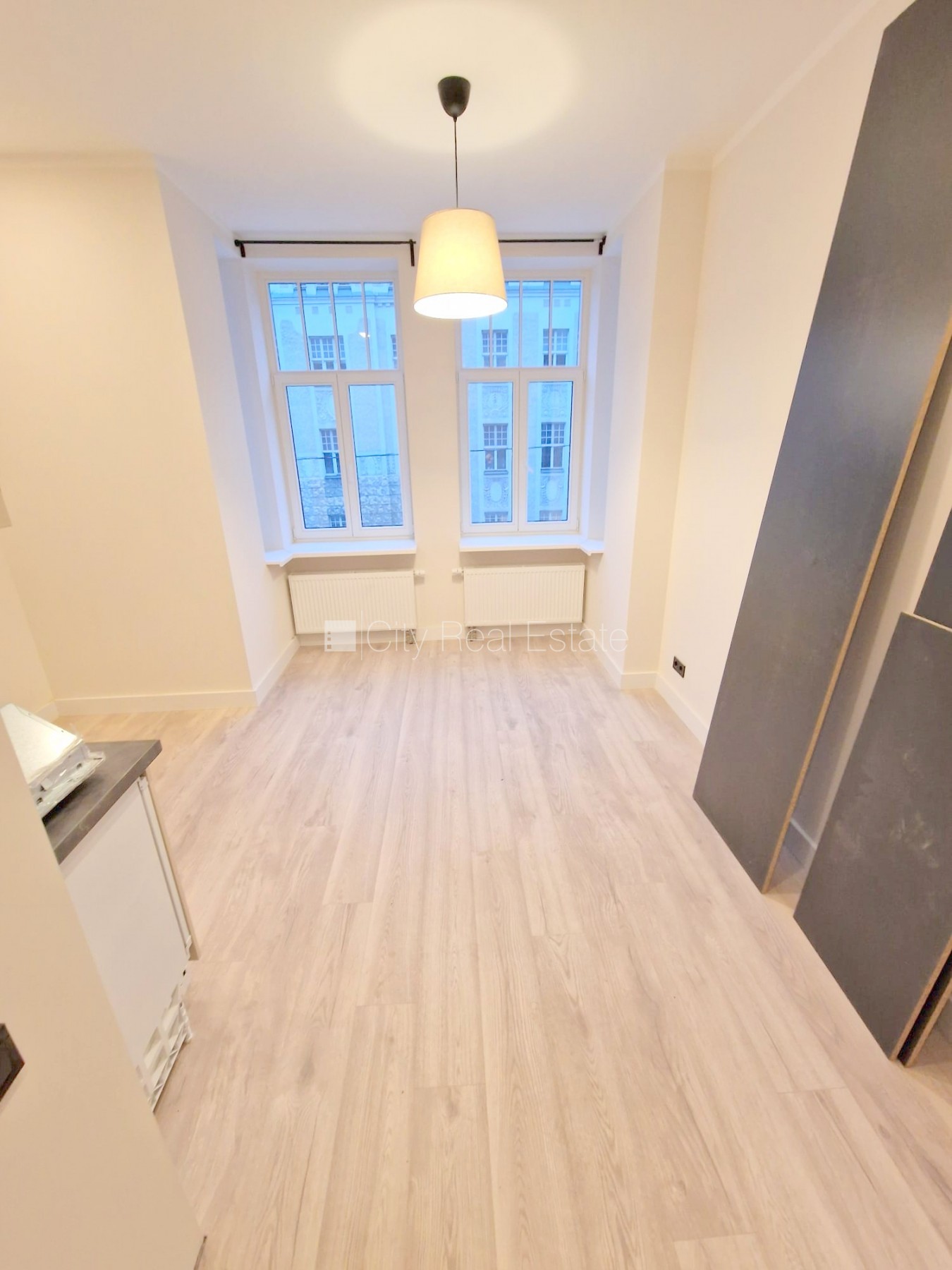 Sludinājumi. Projekts - Matīsa 38, fasādes māja, renovēta māja, slēgts pagalms, ieeja no ielas, kāpņu telpa pēc Cena: 320 EUR/mēn Foto #6