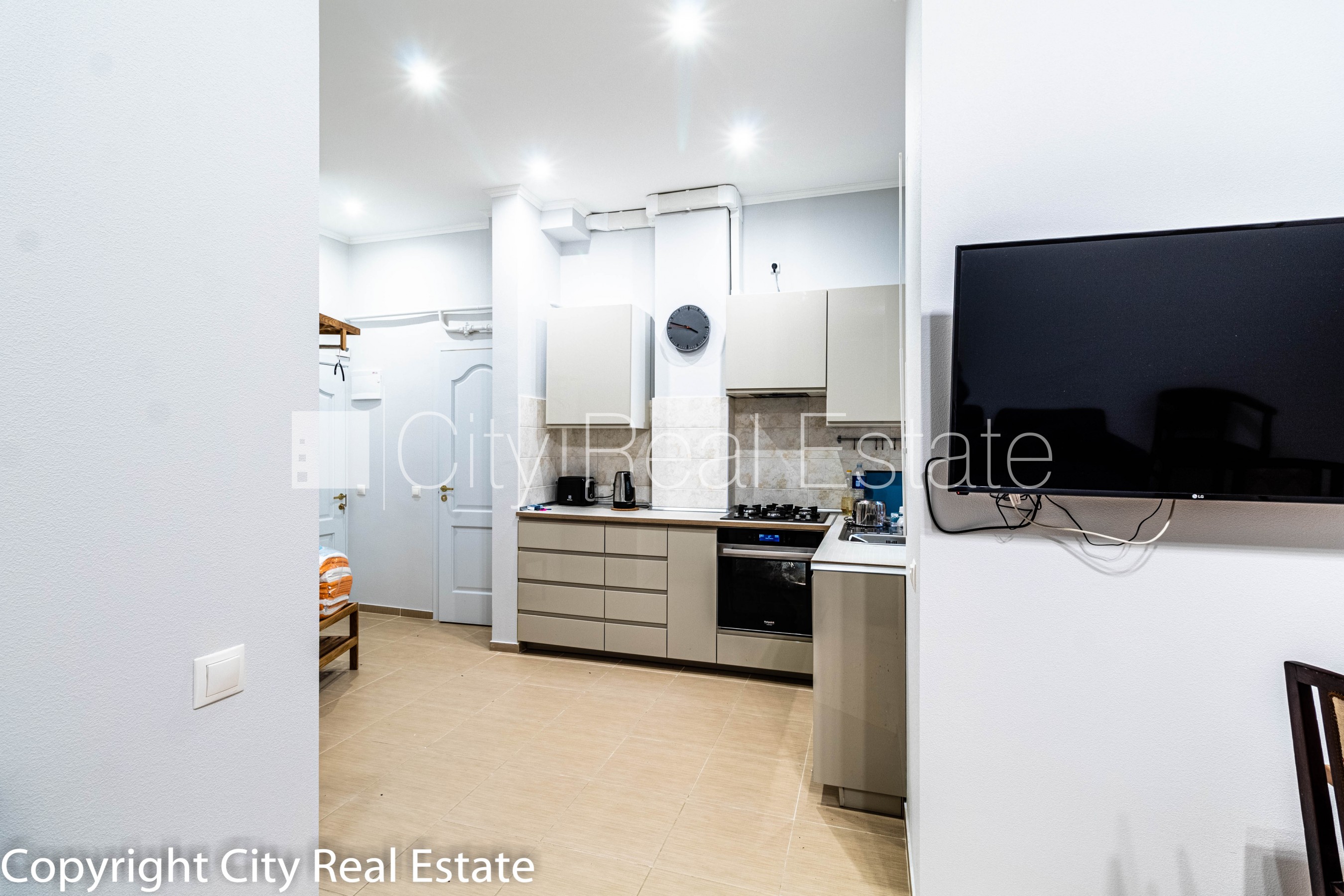 Sludinājumi. Pagalma māja, renovēta māja, slēgts pagalms, guļamistabu skaits 3 gab., studio tipa, virtuve Cena: 1200 EUR/mēn Foto #16