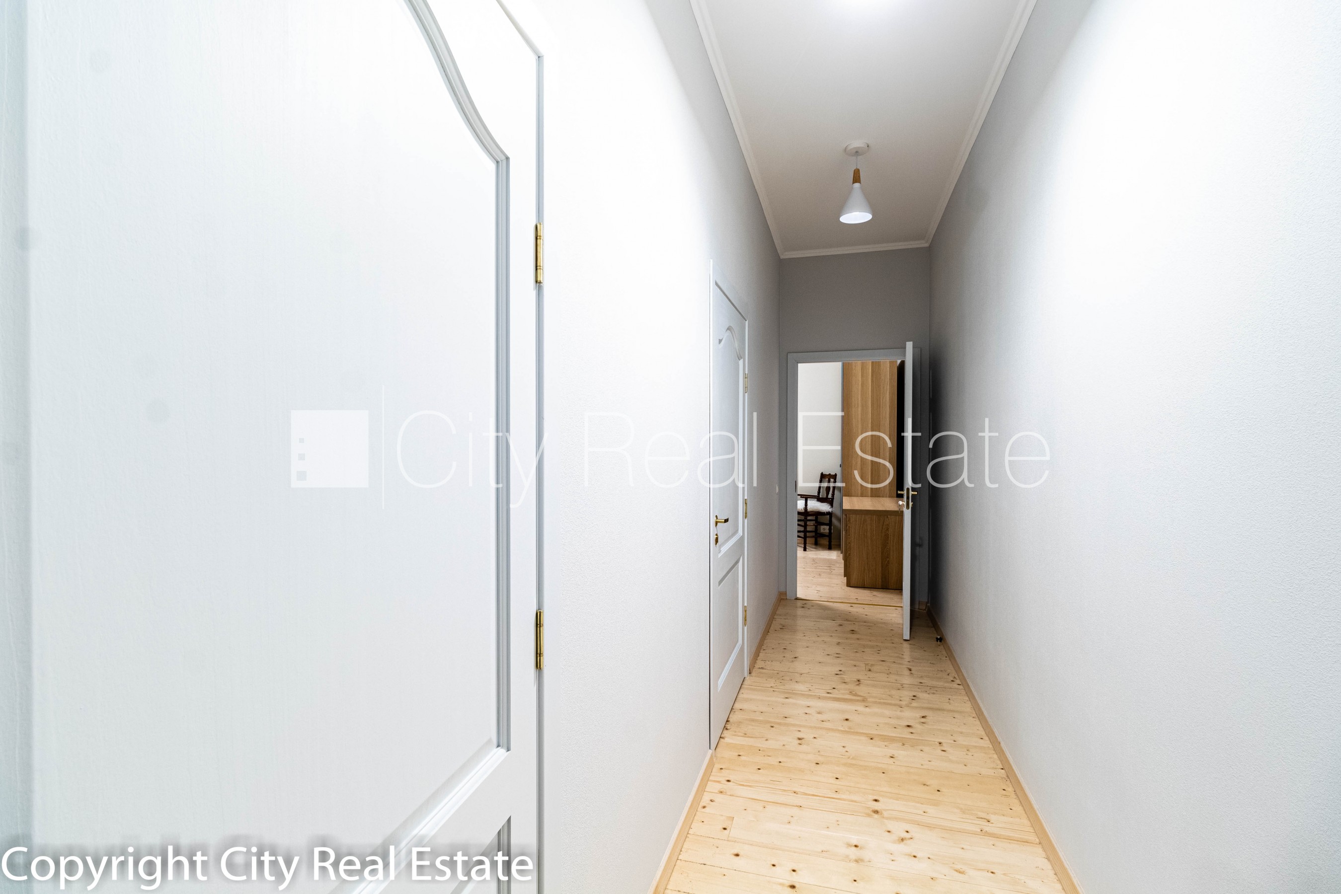 Sludinājumi. Pagalma māja, renovēta māja, slēgts pagalms, guļamistabu skaits 3 gab., studio tipa, virtuve Cena: 1200 EUR/mēn Foto #12