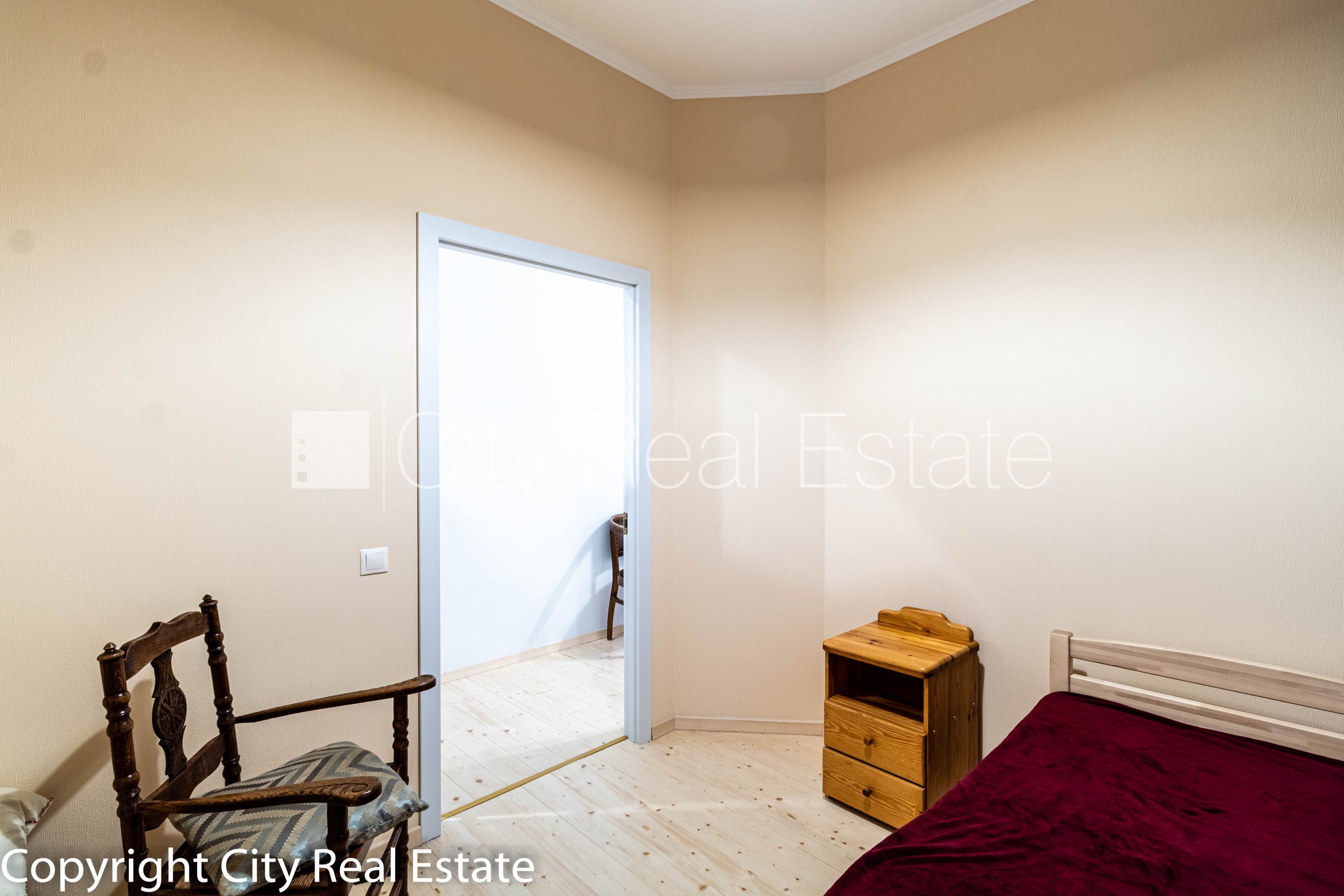 Sludinājumi. Pagalma māja, renovēta māja, slēgts pagalms, guļamistabu skaits 3 gab., studio tipa, virtuve Cena: 1200 EUR/mēn Foto #7