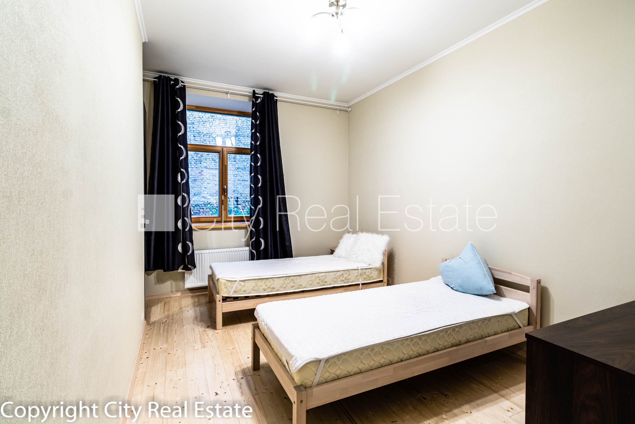 Sludinājumi. Pagalma māja, renovēta māja, slēgts pagalms, guļamistabu skaits 3 gab., studio tipa, virtuve Cena: 1200 EUR/mēn Foto #10