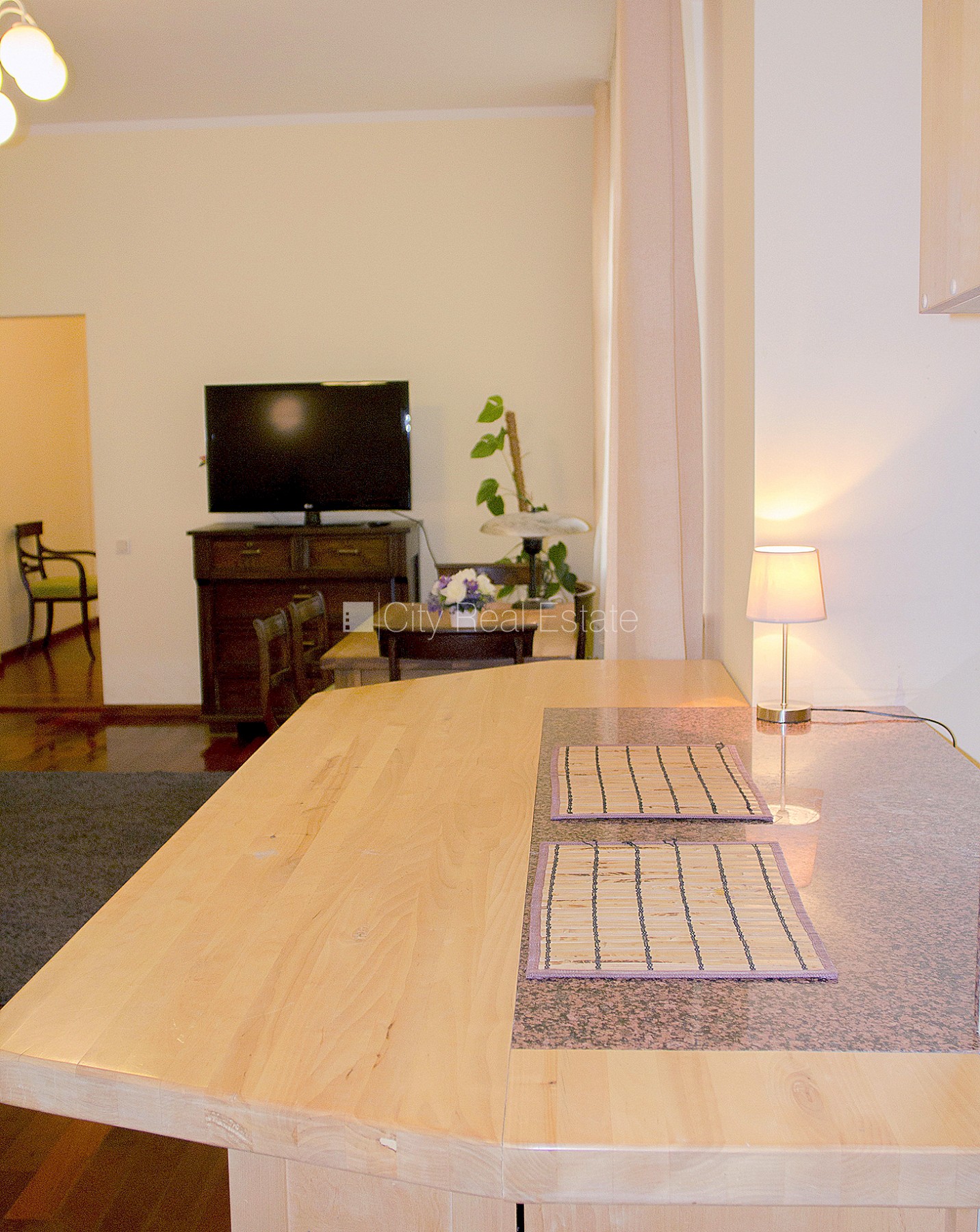 Sludinājumi. Pagalma māja, renovēta māja, slēgts pagalms, pagalmā bērnu spēļu laukums, ir lifts, kāpņu telpa pēc Cena: 900 EUR/mēn Foto #5