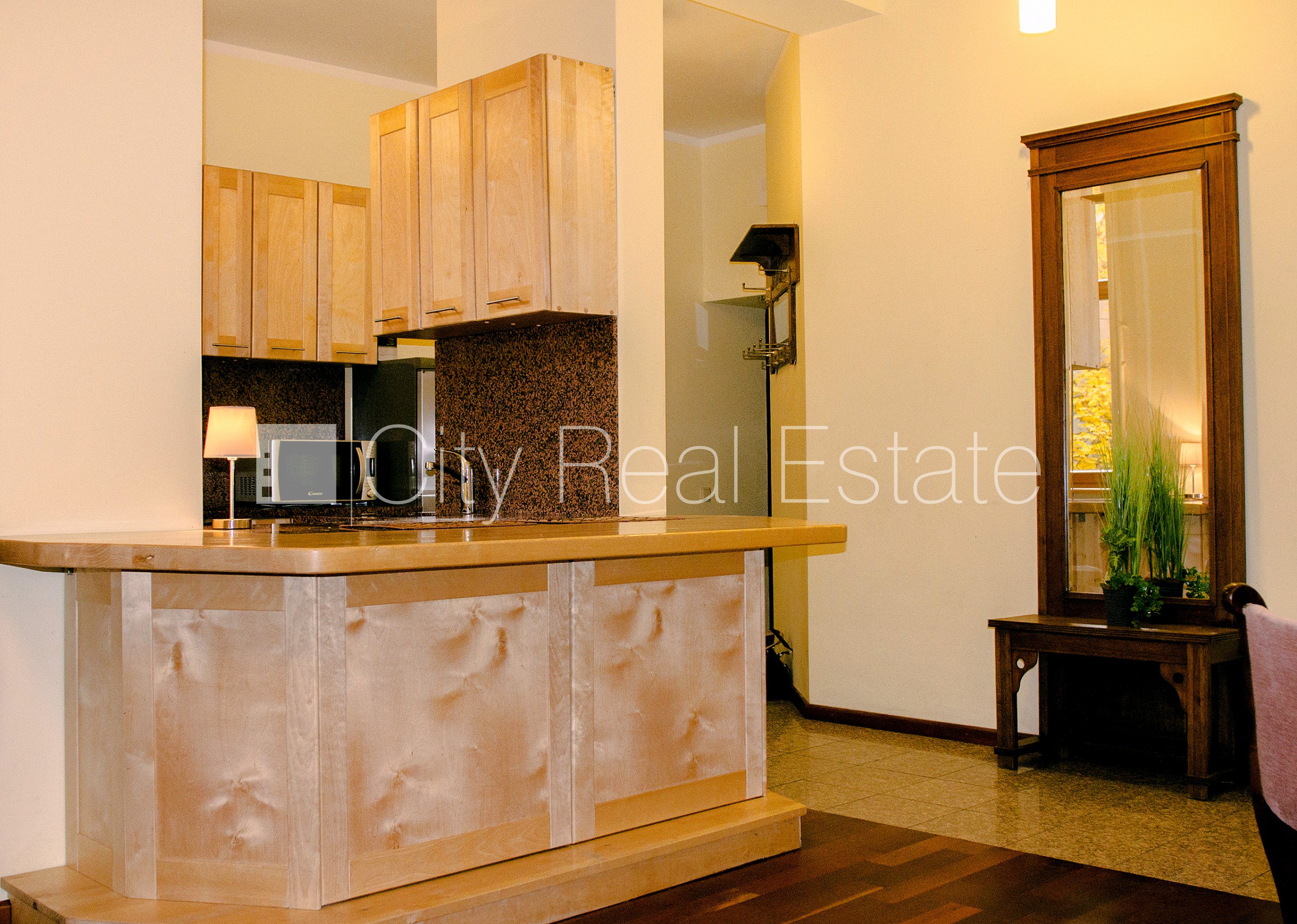 Sludinājumi. Pagalma māja, renovēta māja, slēgts pagalms, pagalmā bērnu spēļu laukums, ir lifts, kāpņu telpa pēc Cena: 900 EUR/mēn Foto #13