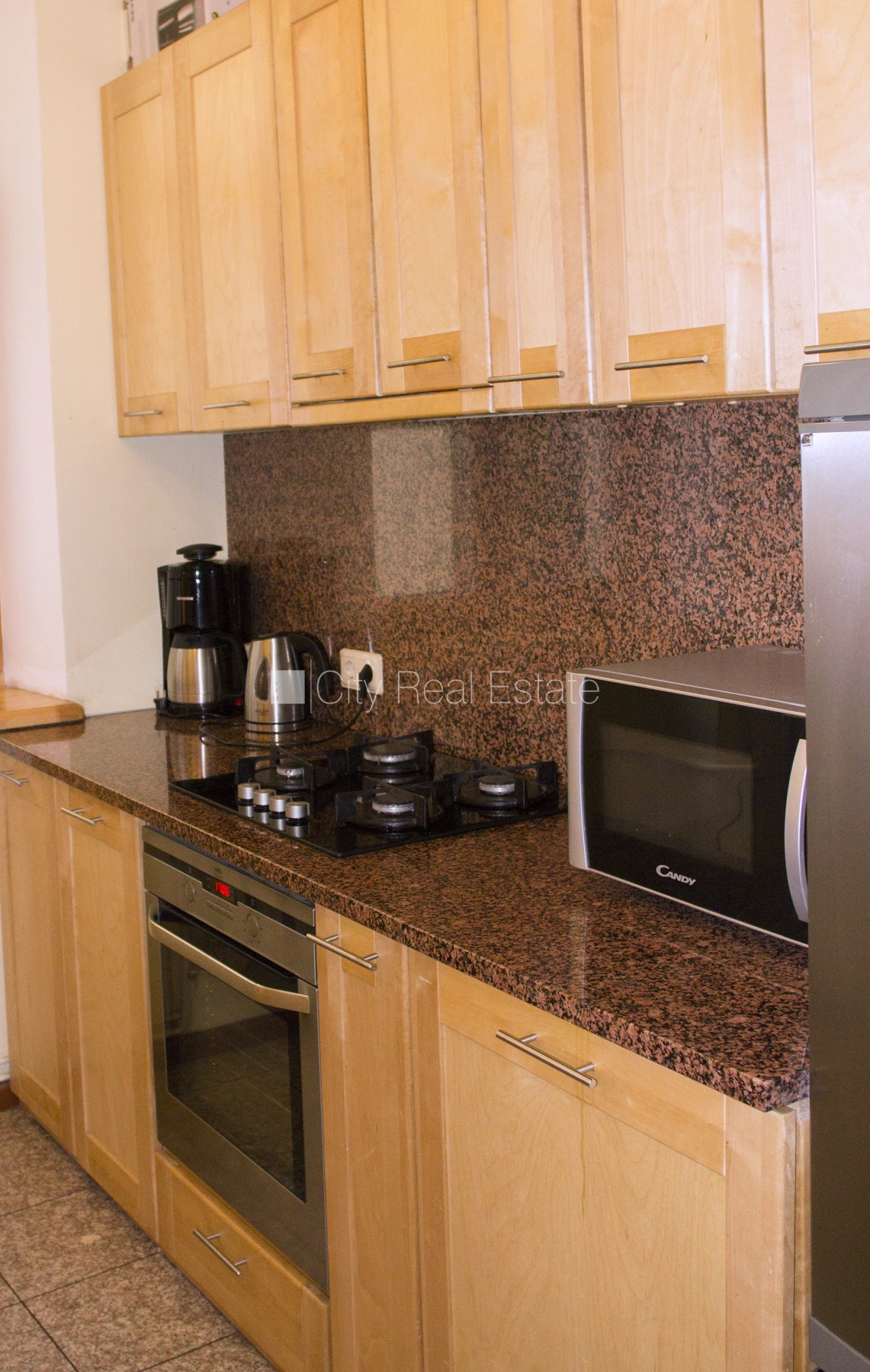 Sludinājumi. Pagalma māja, renovēta māja, slēgts pagalms, pagalmā bērnu spēļu laukums, ir lifts, kāpņu telpa pēc Cena: 900 EUR/mēn Foto #18