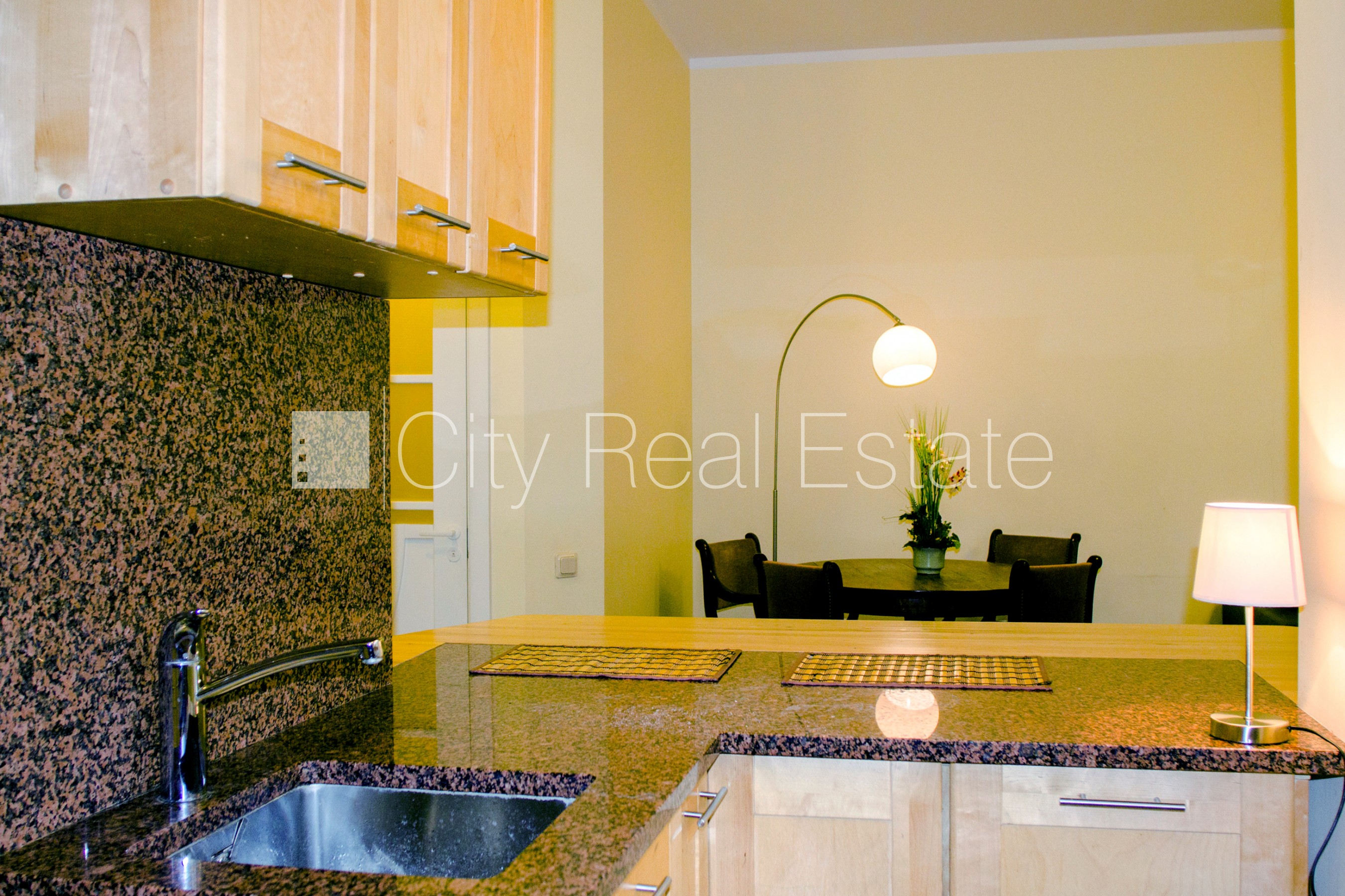 Sludinājumi. Pagalma māja, renovēta māja, slēgts pagalms, pagalmā bērnu spēļu laukums, ir lifts, kāpņu telpa pēc Cena: 900 EUR/mēn Foto #19