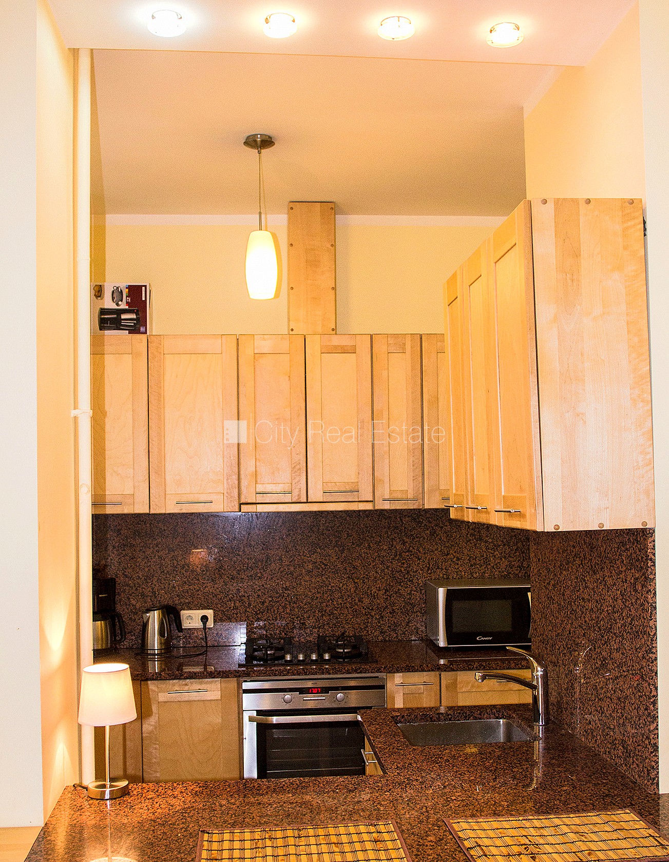 Sludinājumi. Pagalma māja, renovēta māja, slēgts pagalms, pagalmā bērnu spēļu laukums, ir lifts, kāpņu telpa pēc Cena: 900 EUR/mēn Foto #16