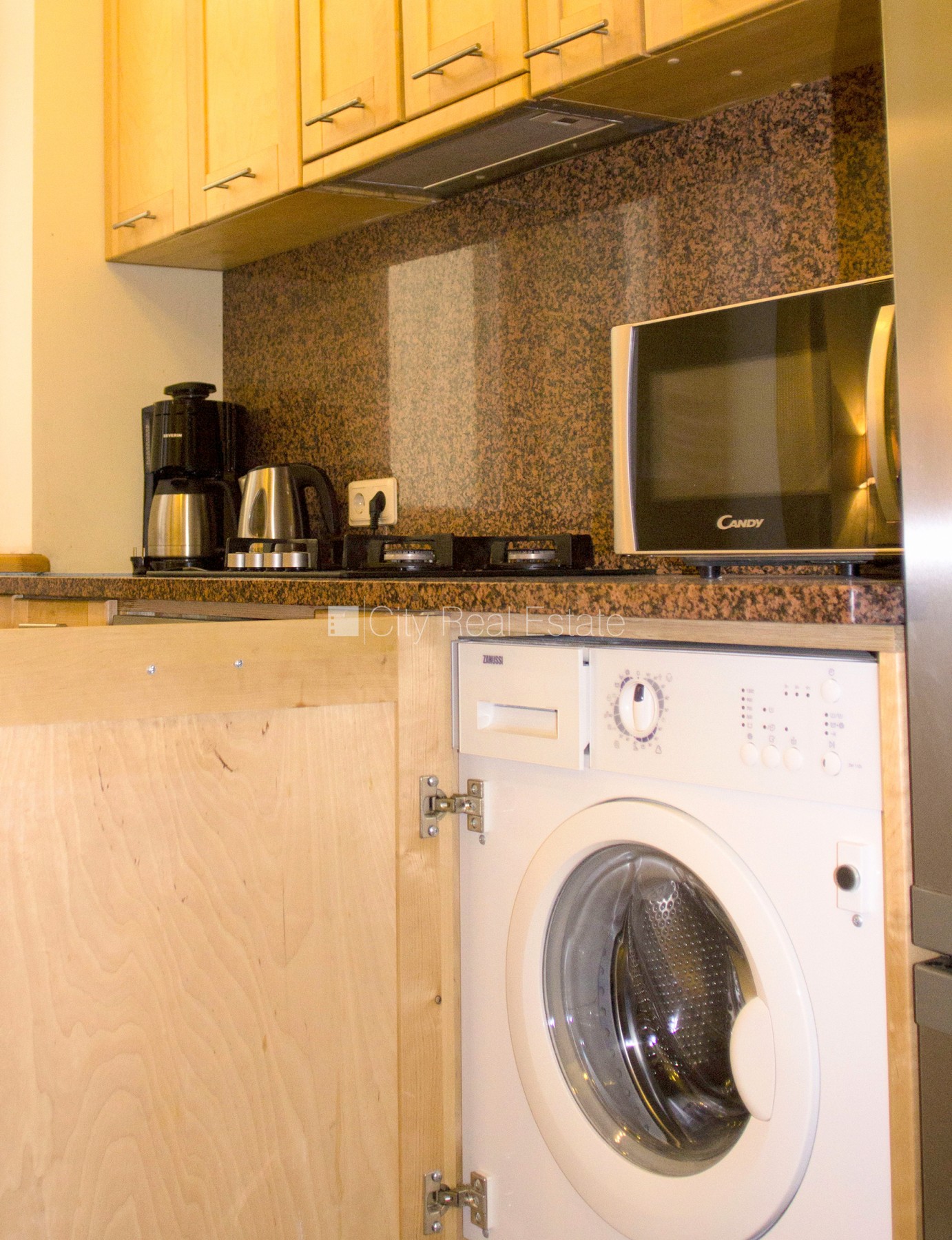 Sludinājumi. Pagalma māja, renovēta māja, slēgts pagalms, pagalmā bērnu spēļu laukums, ir lifts, kāpņu telpa pēc Cena: 900 EUR/mēn Foto #21