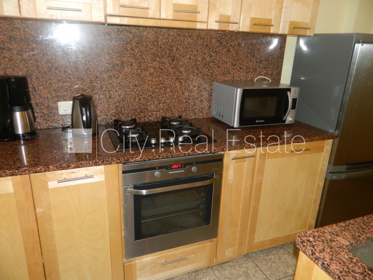 Sludinājumi. Pagalma māja, renovēta māja, slēgts pagalms, pagalmā bērnu spēļu laukums, ir lifts, kāpņu telpa pēc Cena: 900 EUR/mēn Foto #20