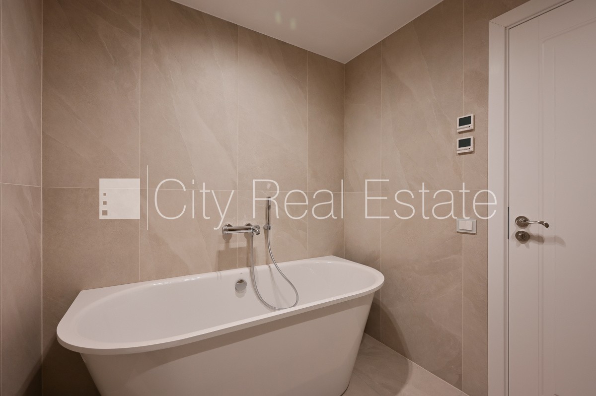 Sludinājumi. Projekts - Kalpaka Residence, ieeja no pagalma, balkons, terase, istabas izolētas 2 gab., istabas Cena: 410000 EUR Foto #12