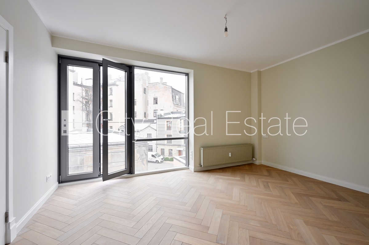 Sludinājumi. Projekts - Kalpaka Residence, ieeja no pagalma, balkons, terase, istabas izolētas 2 gab., istabas Cena: 410000 EUR Foto #8